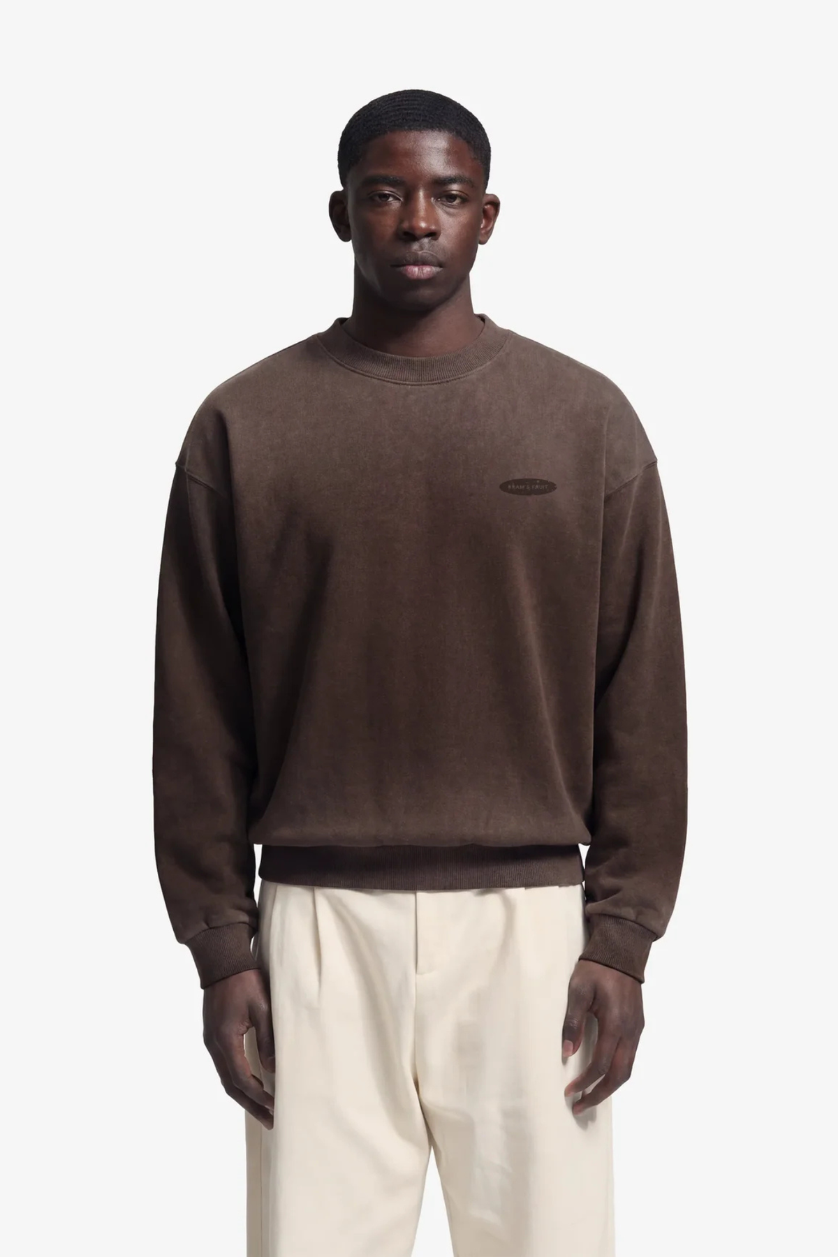 "F*CK OFF I'M GARDENING" CREWNECK MET VERSLETEN LOOK - BRUIN
