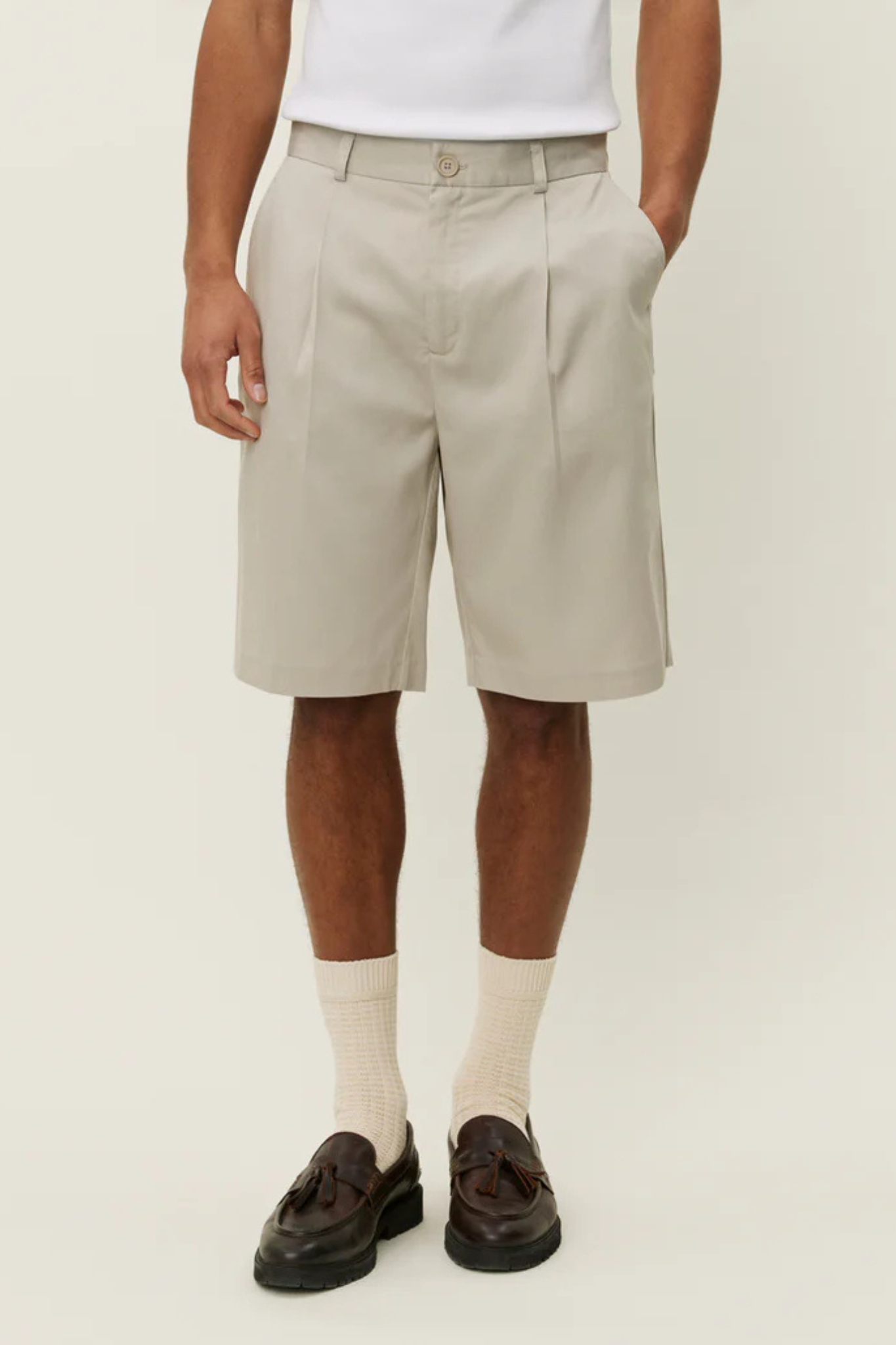 RANDALL PLEATED TWILL SUITING SHORTS - LIGHT SAND