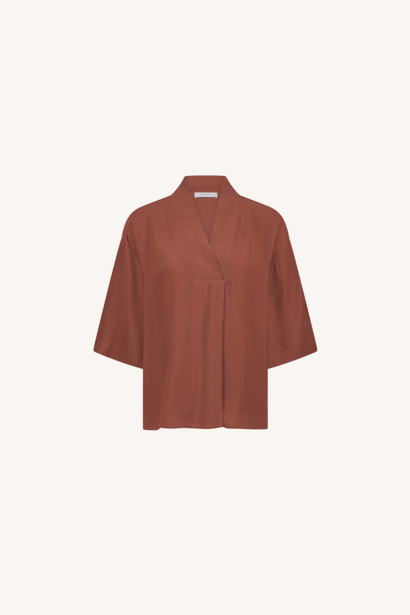 By-Bar owen viscose blouse in brick red. Front flatlay view