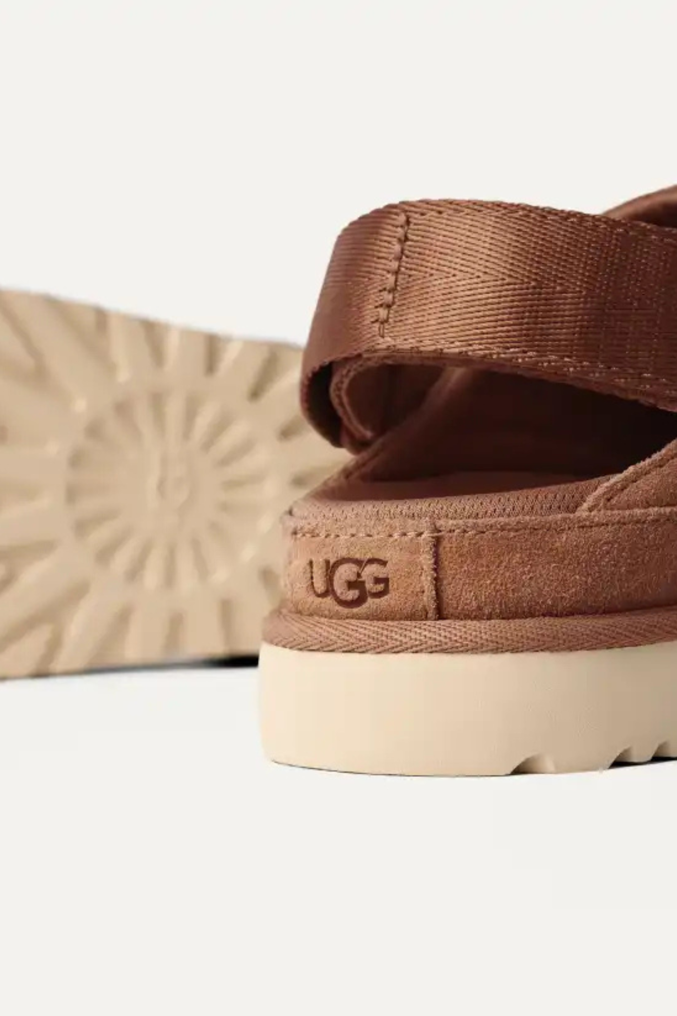UGG women goldenstar clog in chestnut. Close back view