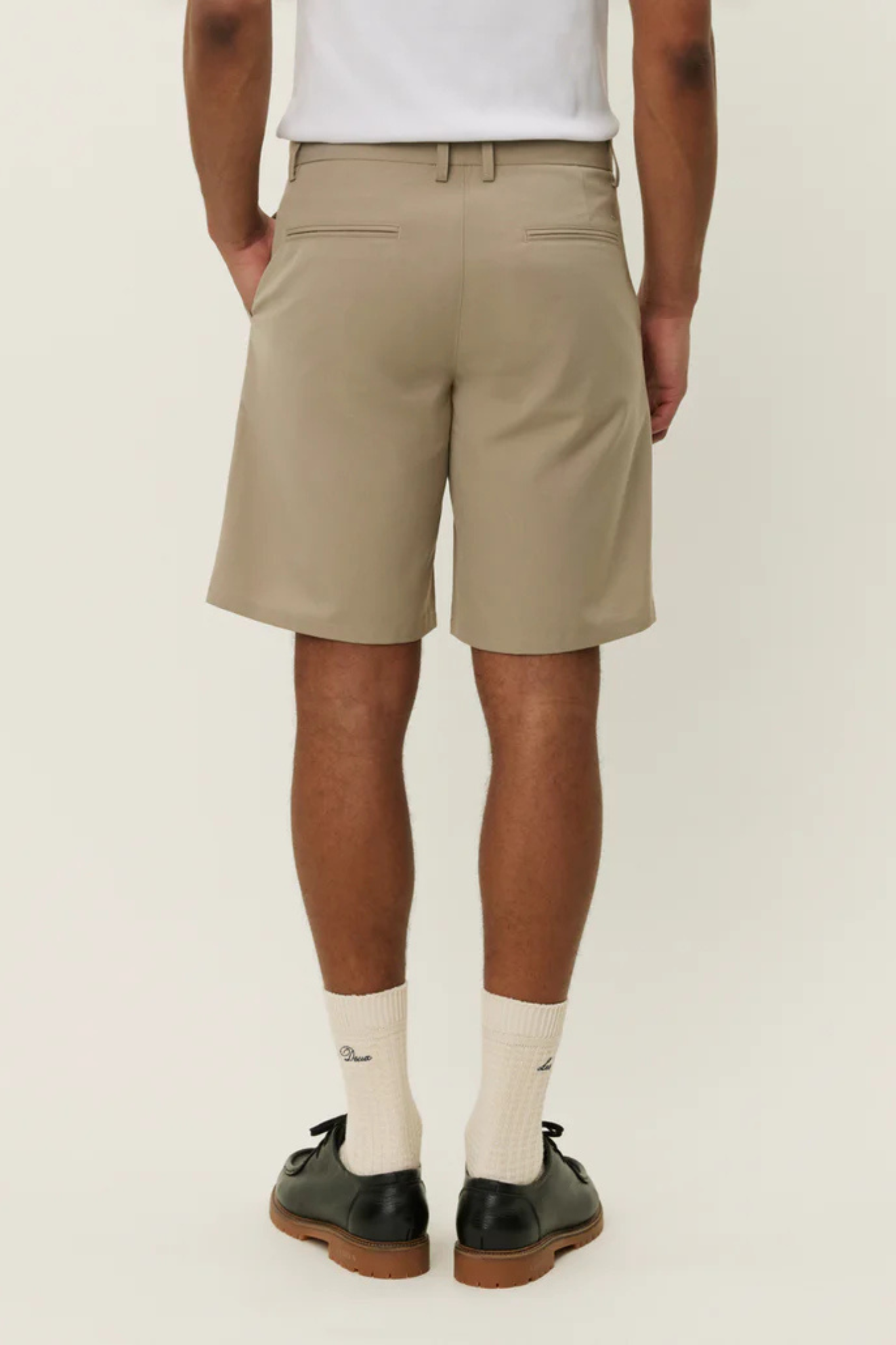 COMO REG SOLID SHORTS - DARK SAND