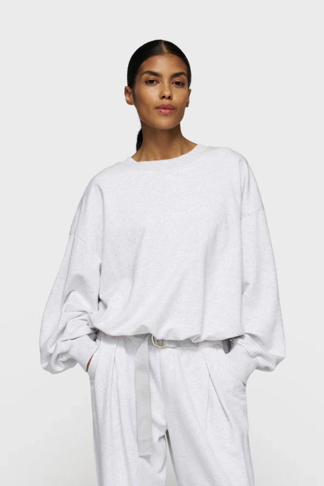 PLEATED SWEATER BACK STAMP - WHITE GREY