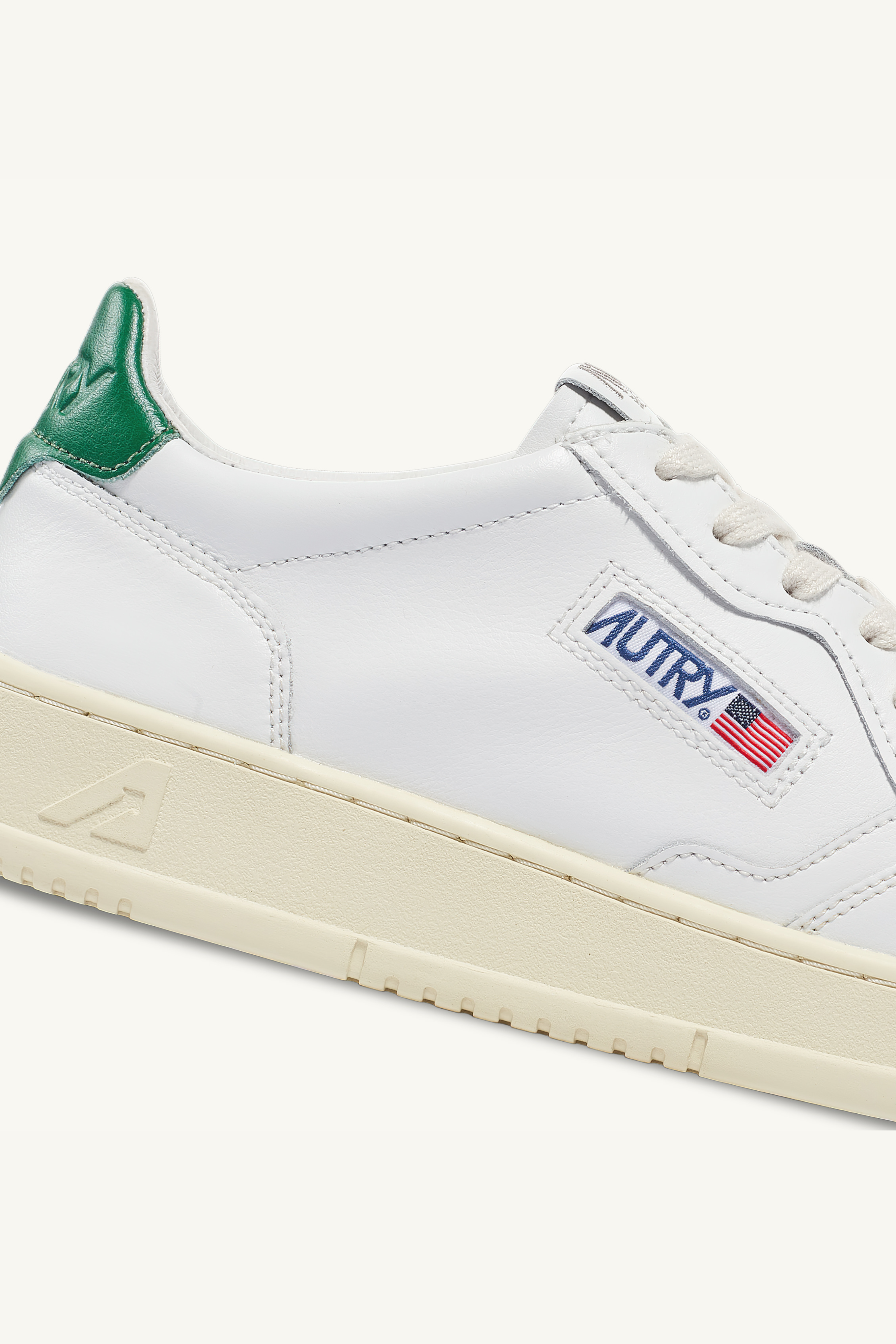 AULW-LL20 - MEDALIST LOW SNEAKERS IN LEATHER WHITE AND GREEN