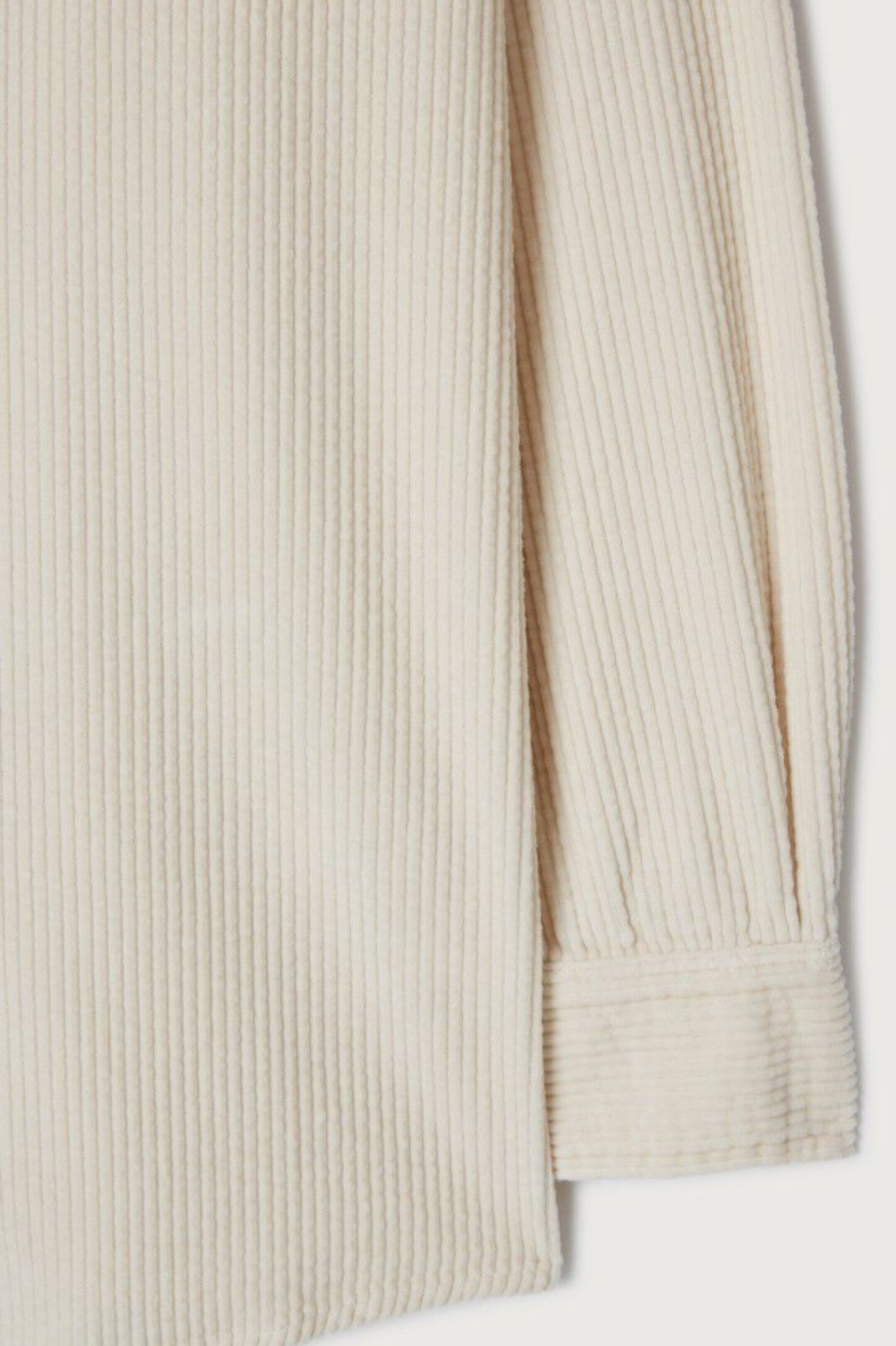 American Vintage padow shirt in vintage ecru. Close front view