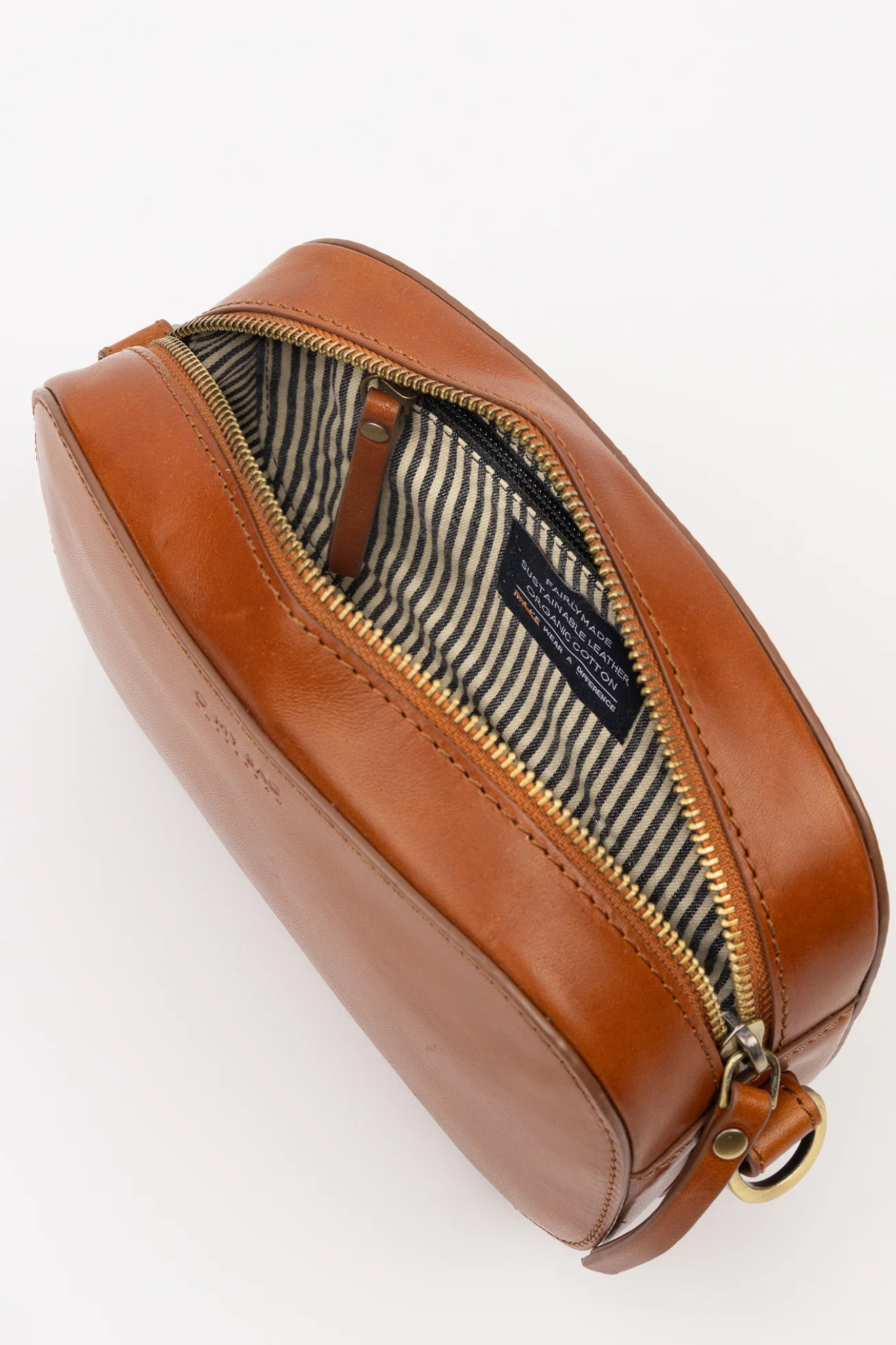 O MY BAG maya bag in cognac classic leather. Close front view