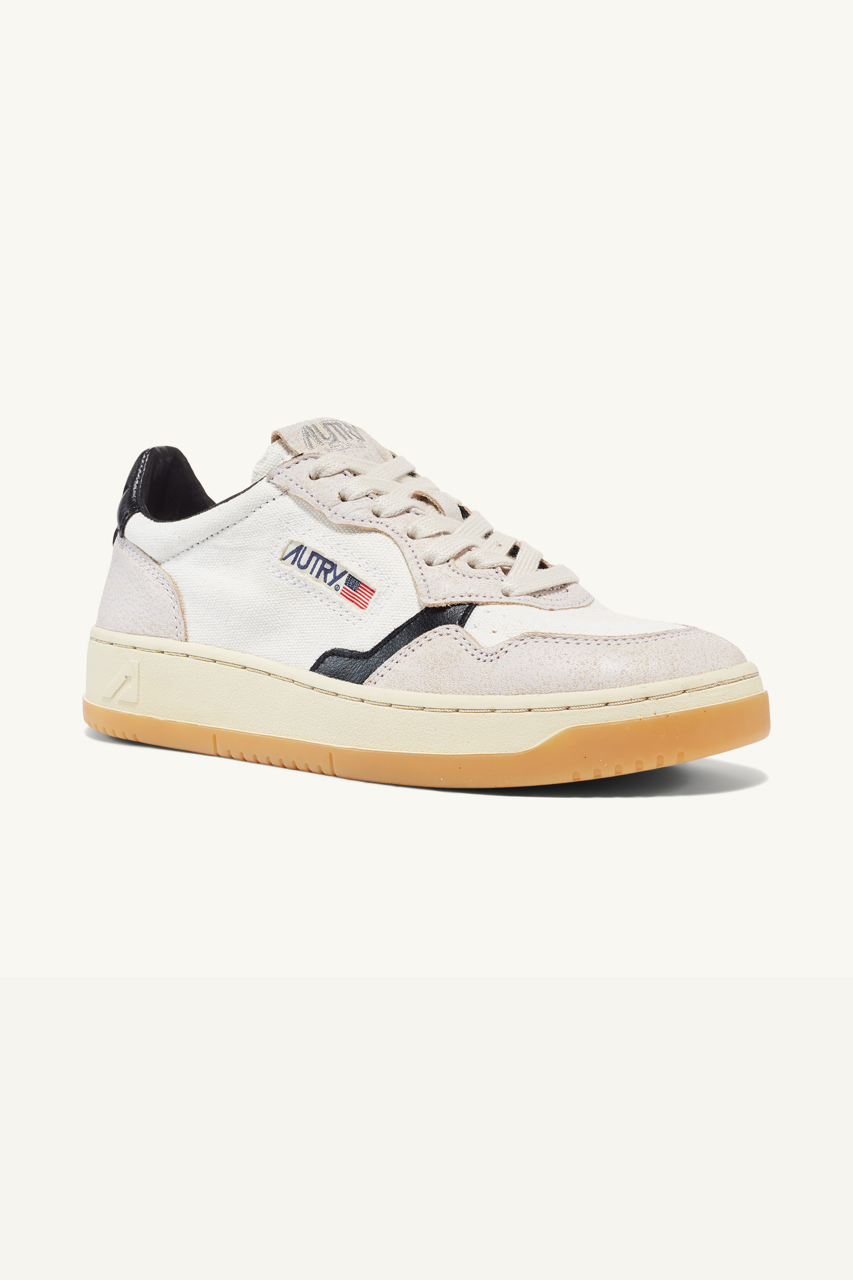 MEDALIST LOW SNEAKER - SAND WHITE/BLACK