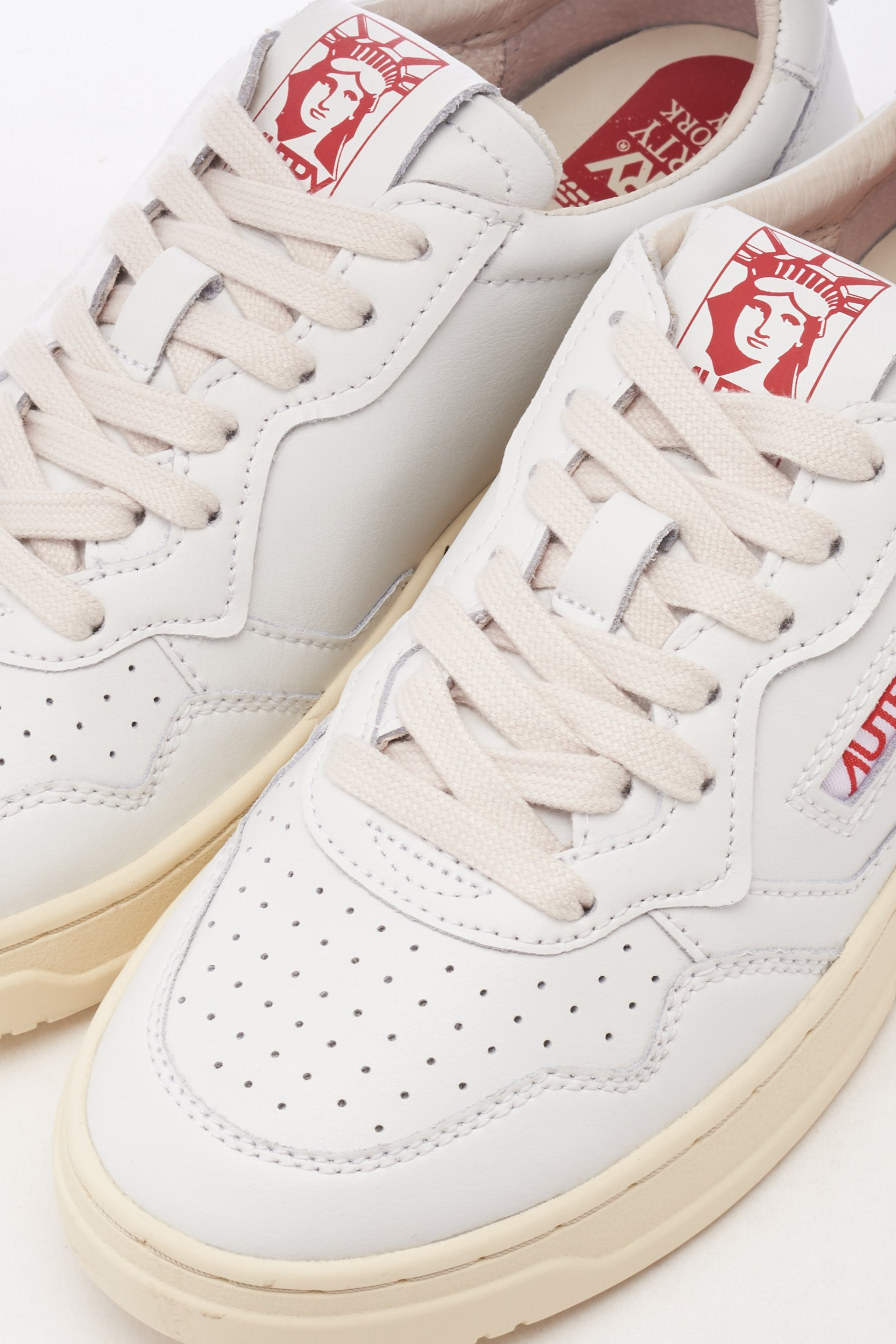 AULW-LI02 - MEDALIST LOW SNEAKERS IN LEATHER WHITE/RED