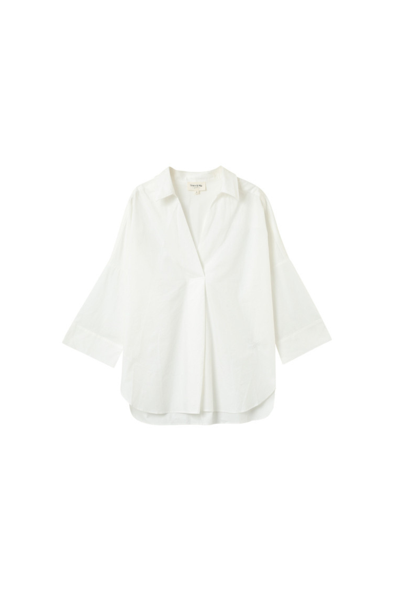Grace & Mila pavel shirt in white. Front flatlay view