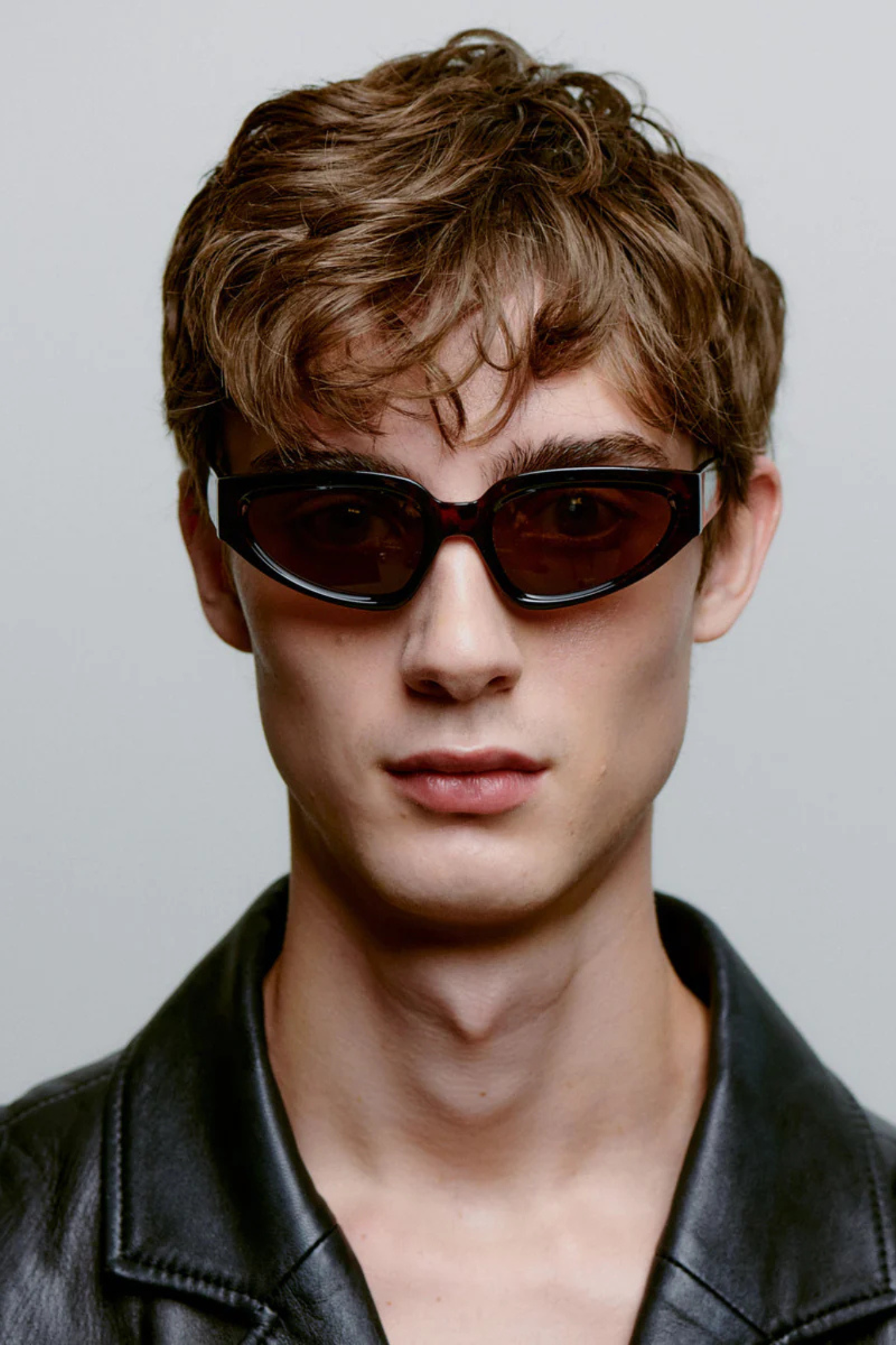Model wearing the A. Kjaerbede ella sunglasses in demi tortoise. Front view