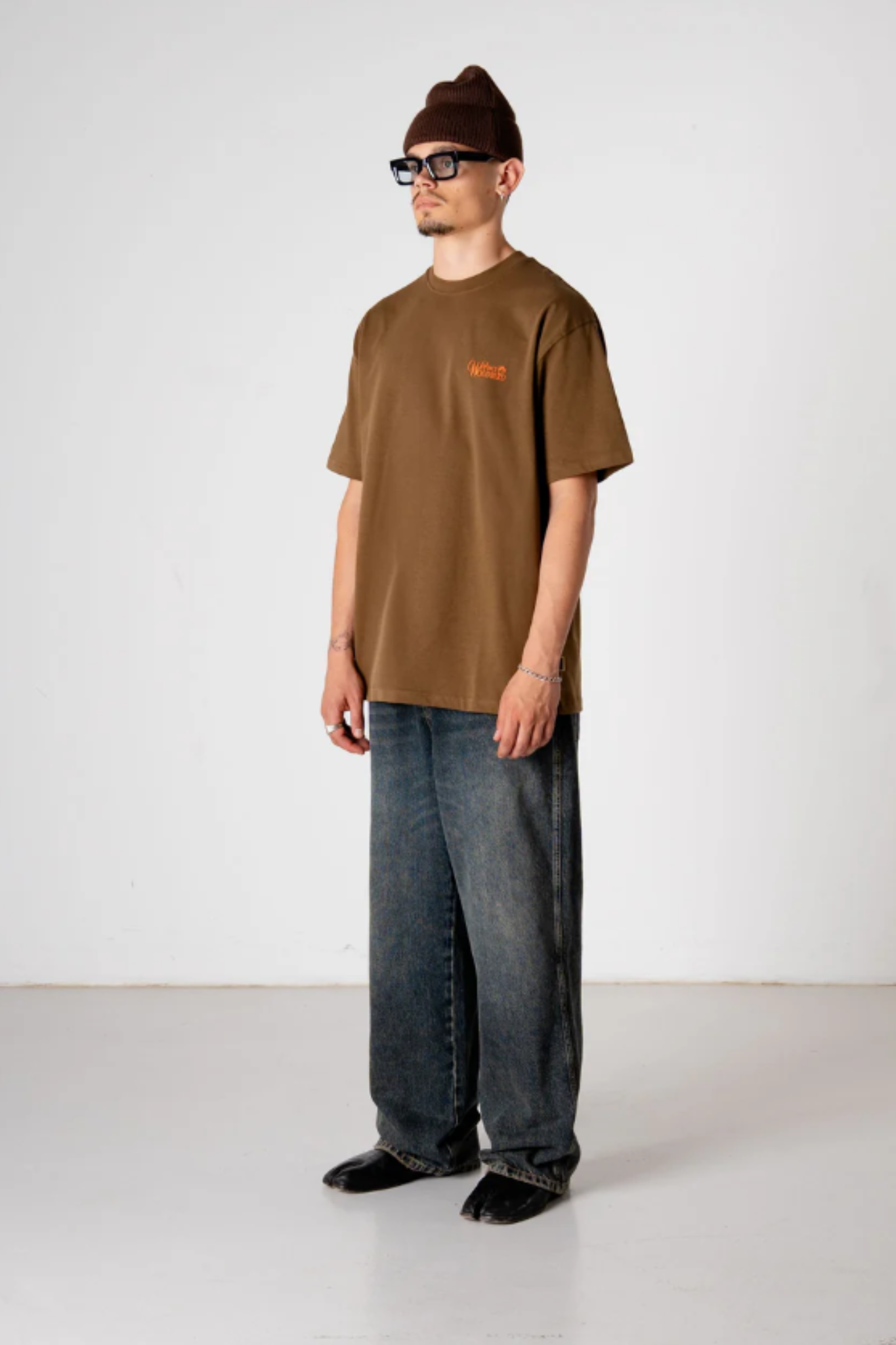 BAINE FLOWER TEE - DARK BROWN