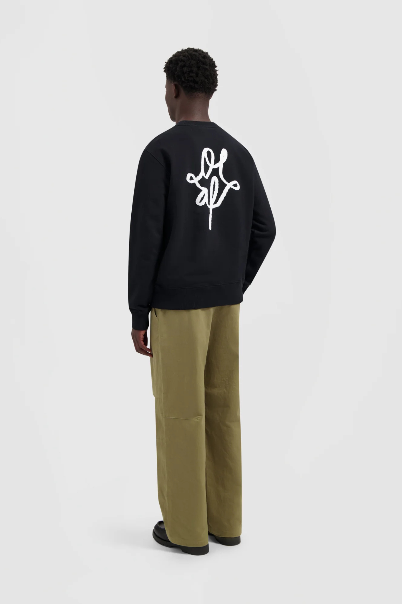 MONOGRAM GRAPHIC CREWNECK - BLACK