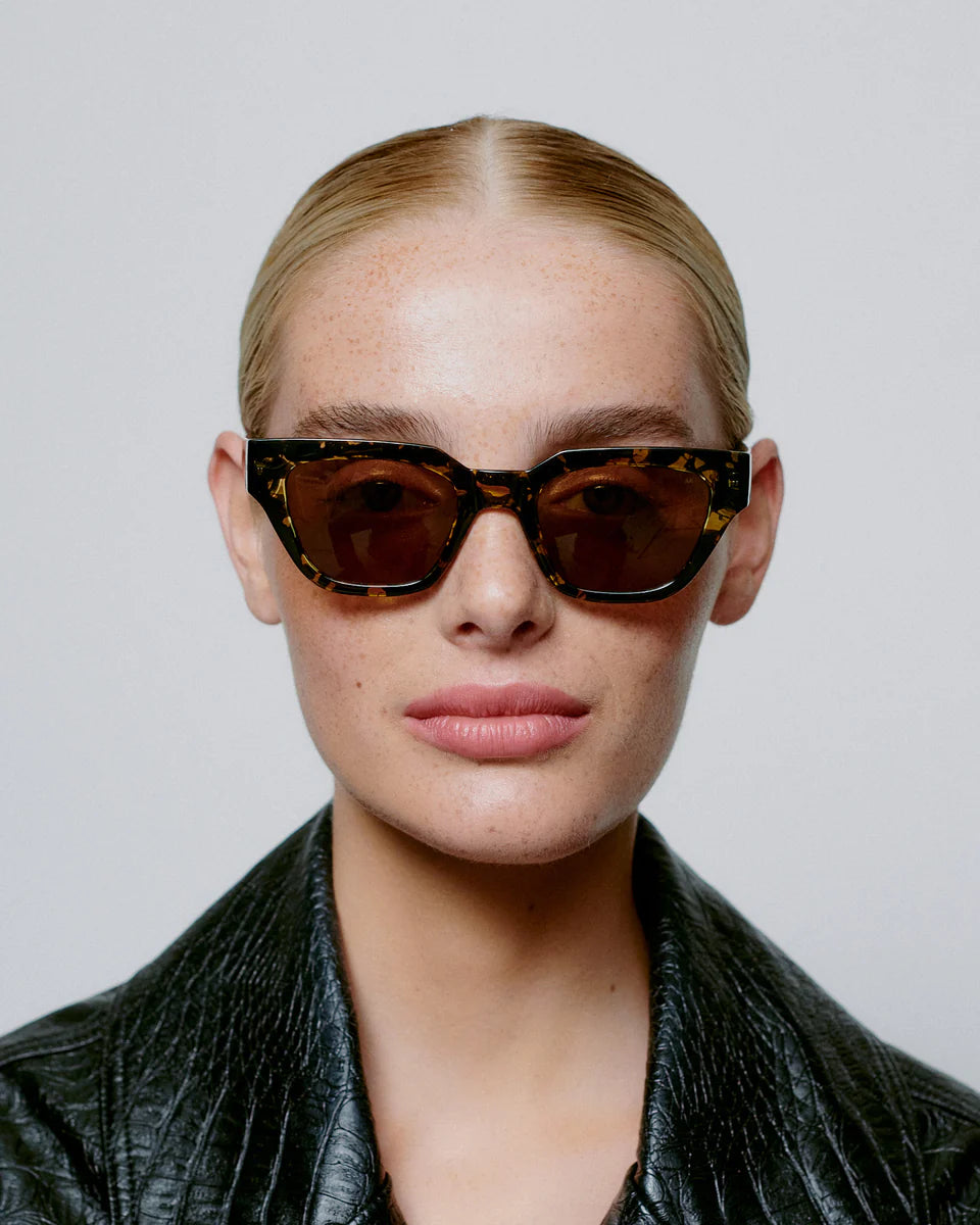 KAWS SUNGLASSES - BLACK/YELLOW TORTOISE