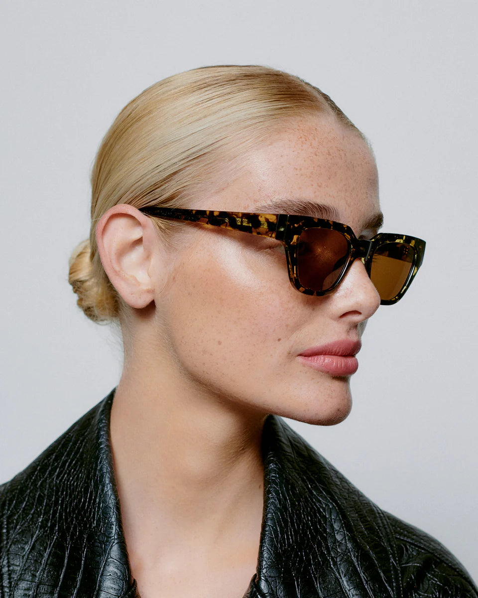 KAWS SUNGLASSES - BLACK/YELLOW TORTOISE