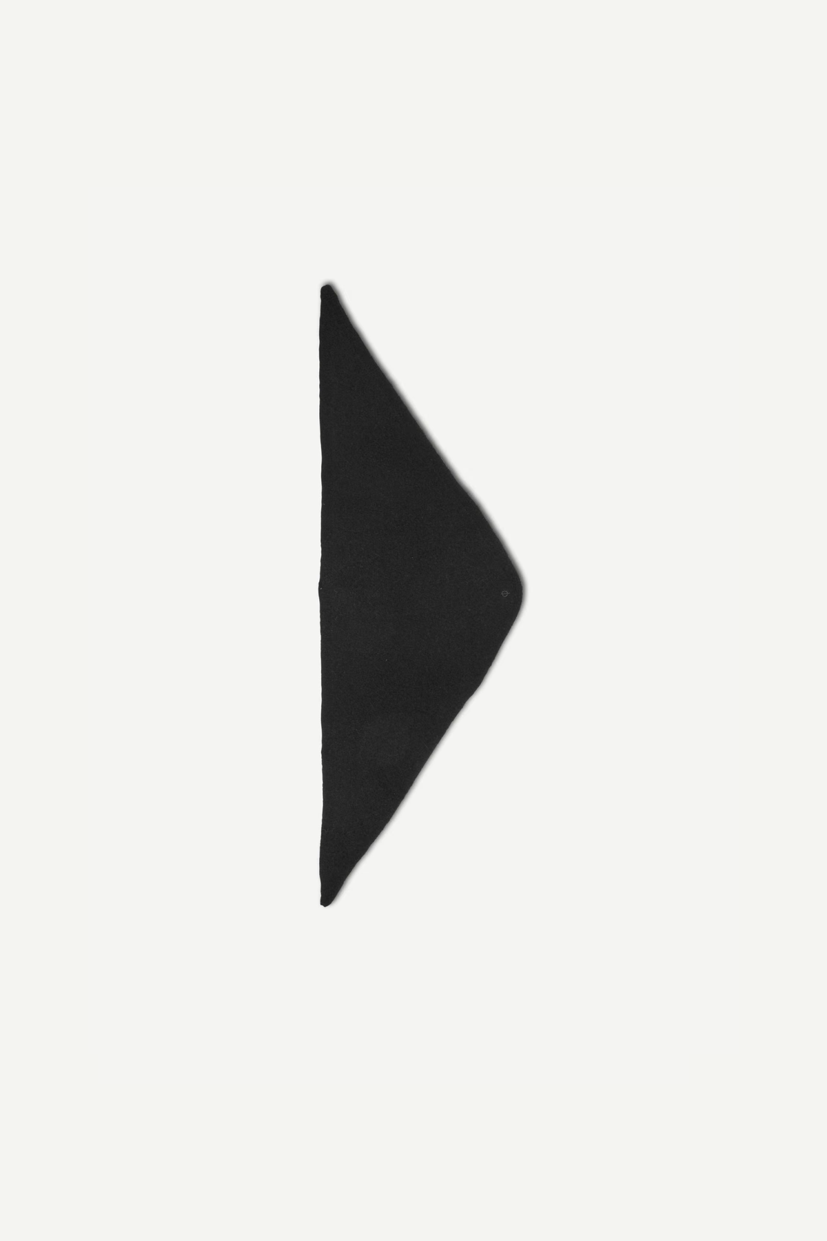 SAPIA TRIANGLE SCARF - BLACK
