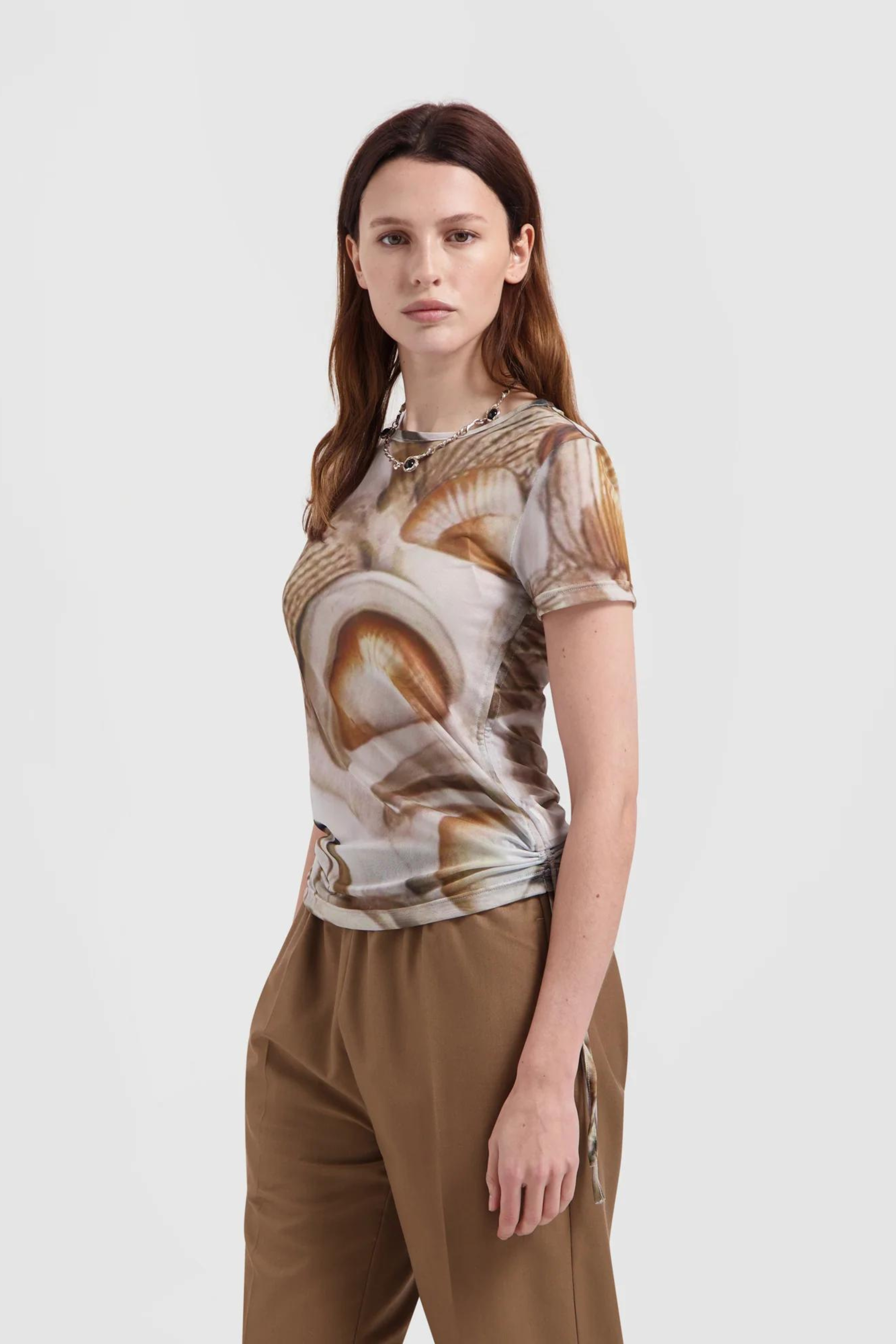 OCEAN RUCHED T-SHIRT - SAND