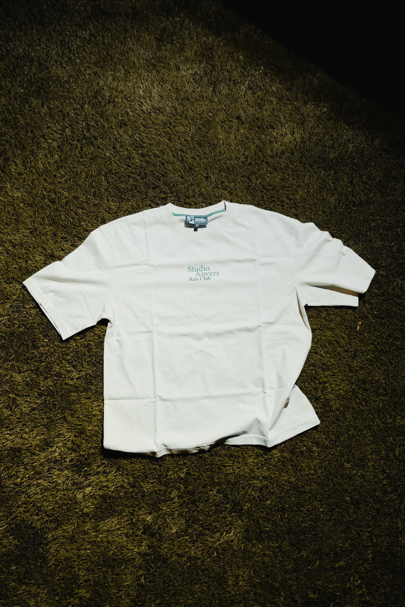 RUNNING ON LOVE T-SHIRT - WHITECAP GRAY