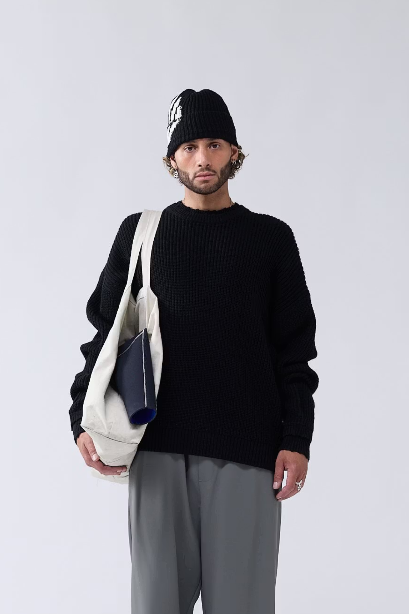 LOGO KNIT RAW EDGE - BLACK/WHITE