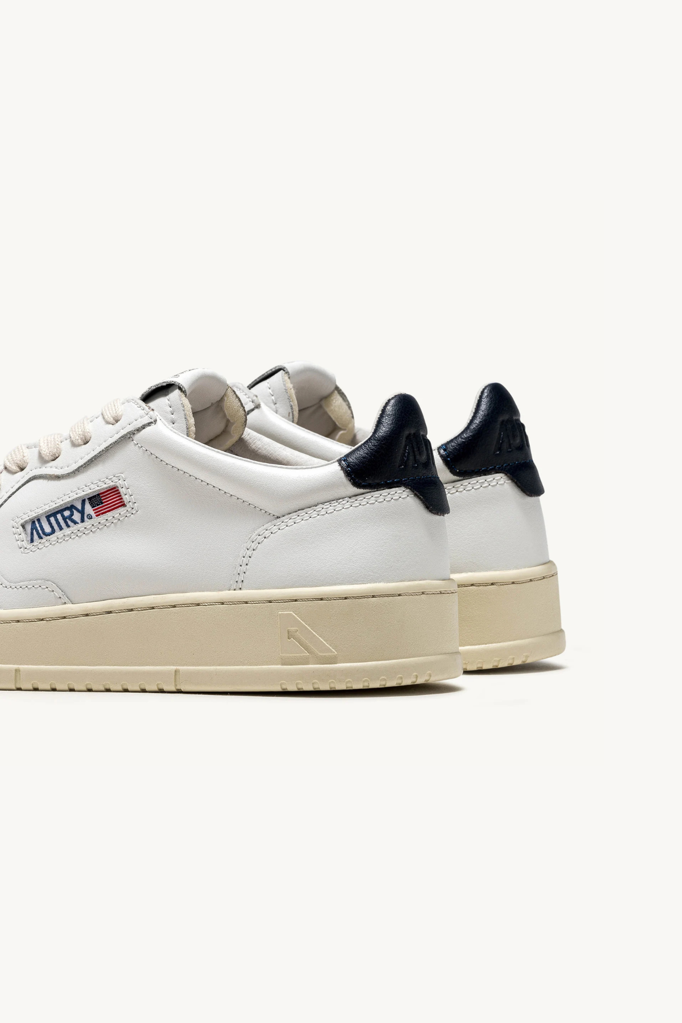 AULM-LL12 - MEDALIST LOW MEN SNEAKERS - LEATHER/LEAT WHT/SPACE