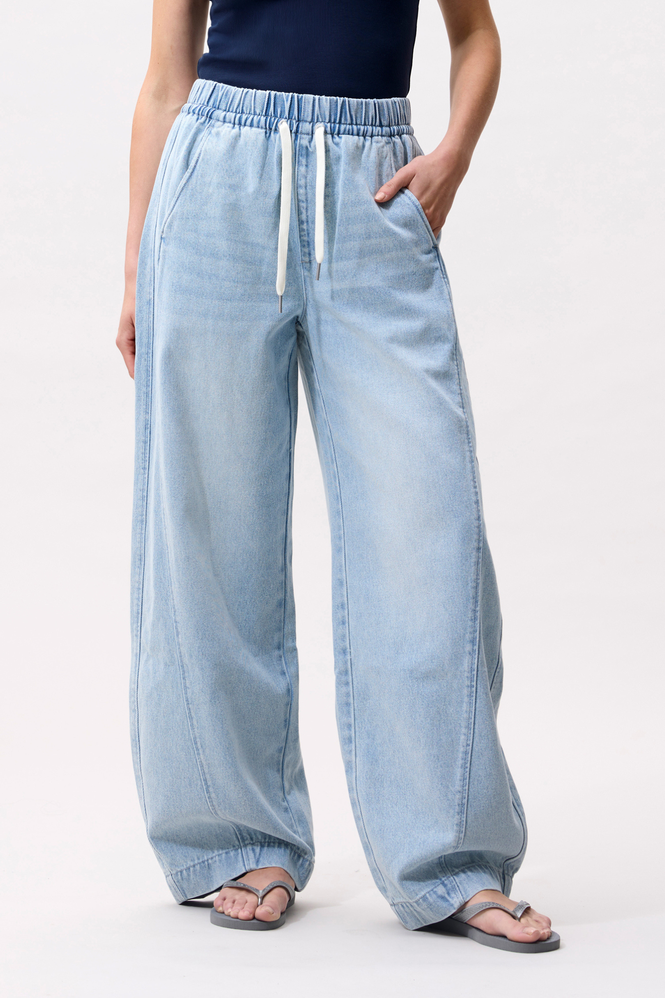 BARREL FIT JOGGER - LIGHT BLUE