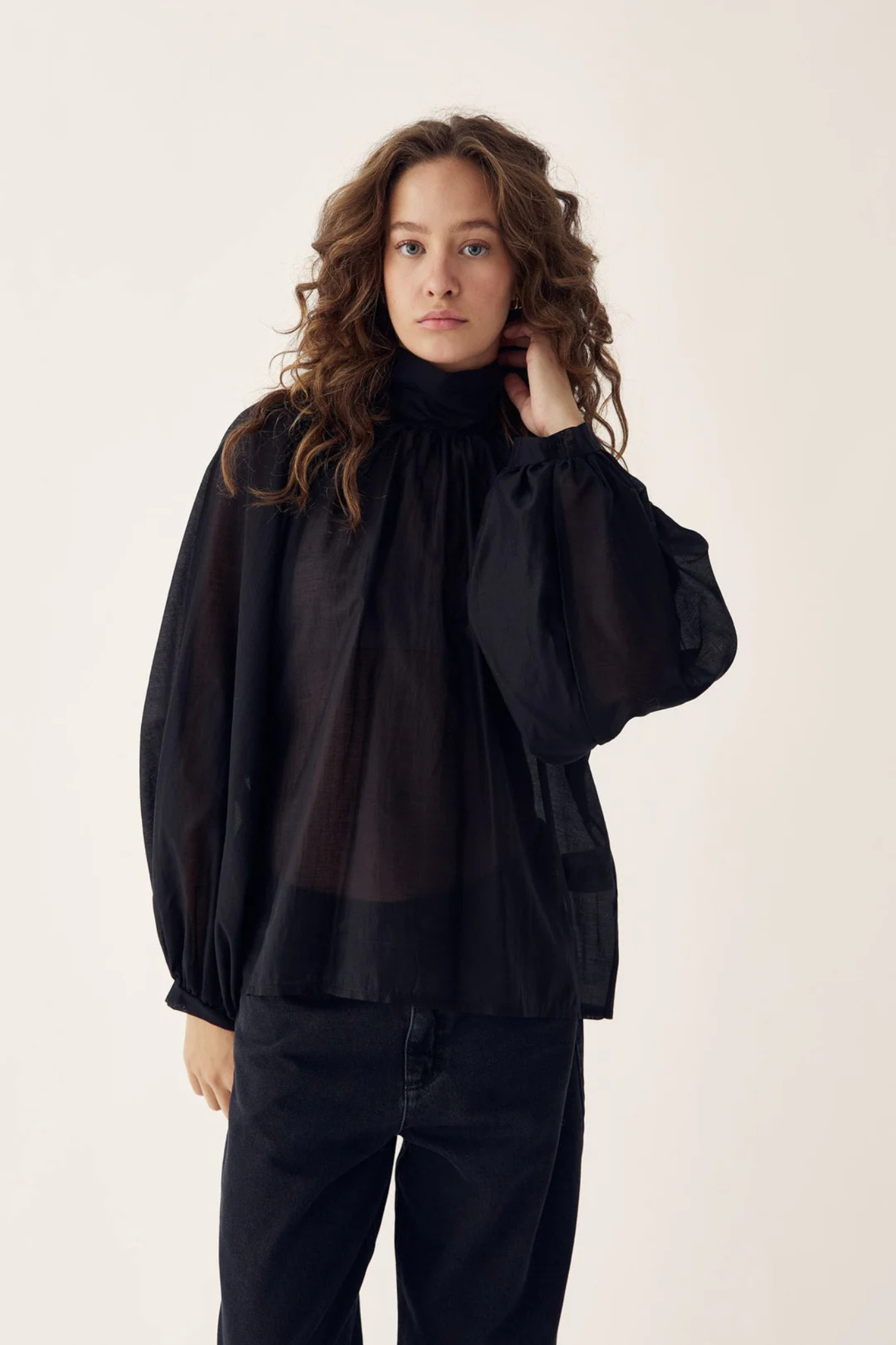 LORIS BLOUSE - BLACK