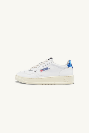 AULW-LL63 - MEDALIST LOW SNEAKERS IN LEATHER WHITE AND BLUE