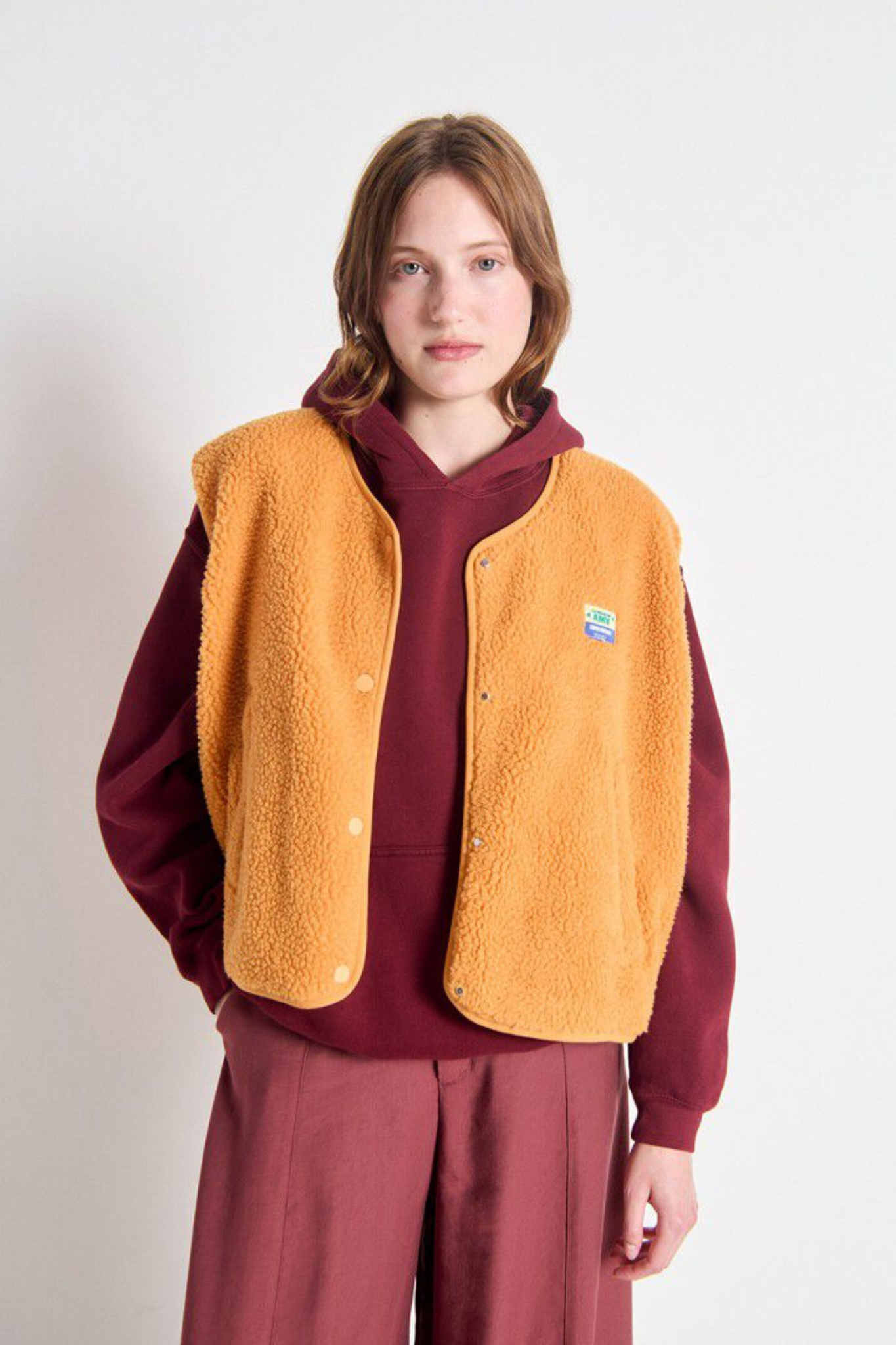 HOKTOWN SLEEVELEES JACKET - NECTARINE