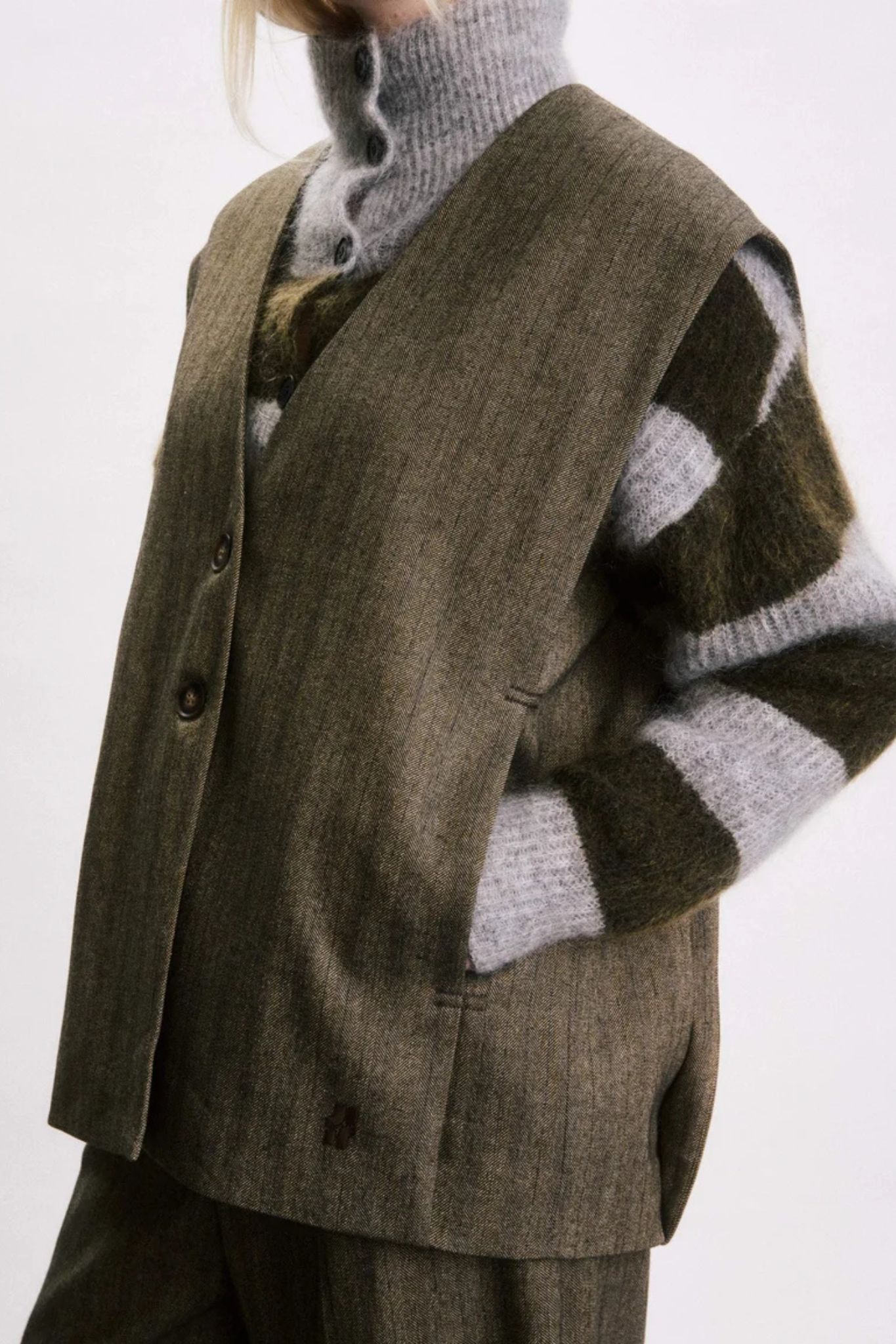 SILAS VEST - CAMEL