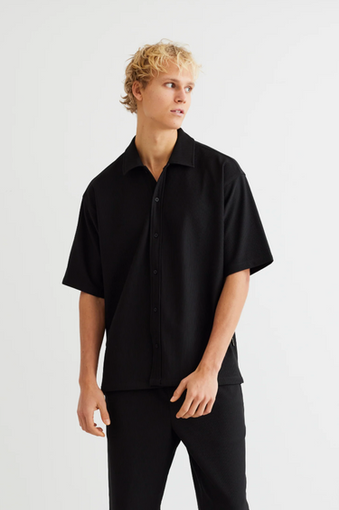 BANKS PLISSE SHIRT - BLACK