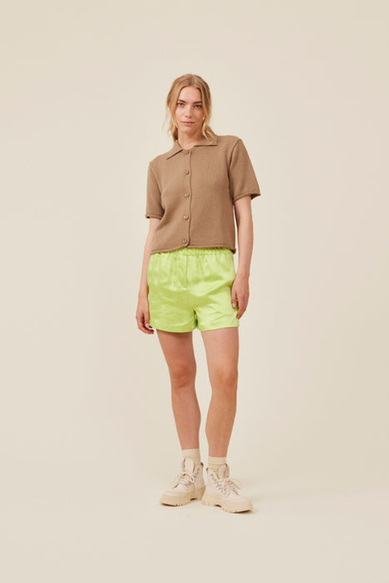 LOLA SHORTS - SHARP GREEN