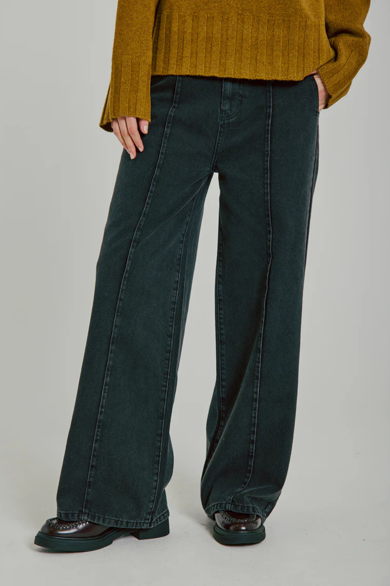 KENZIE PINTUCK WIDE JEANS - BLACK WASHED