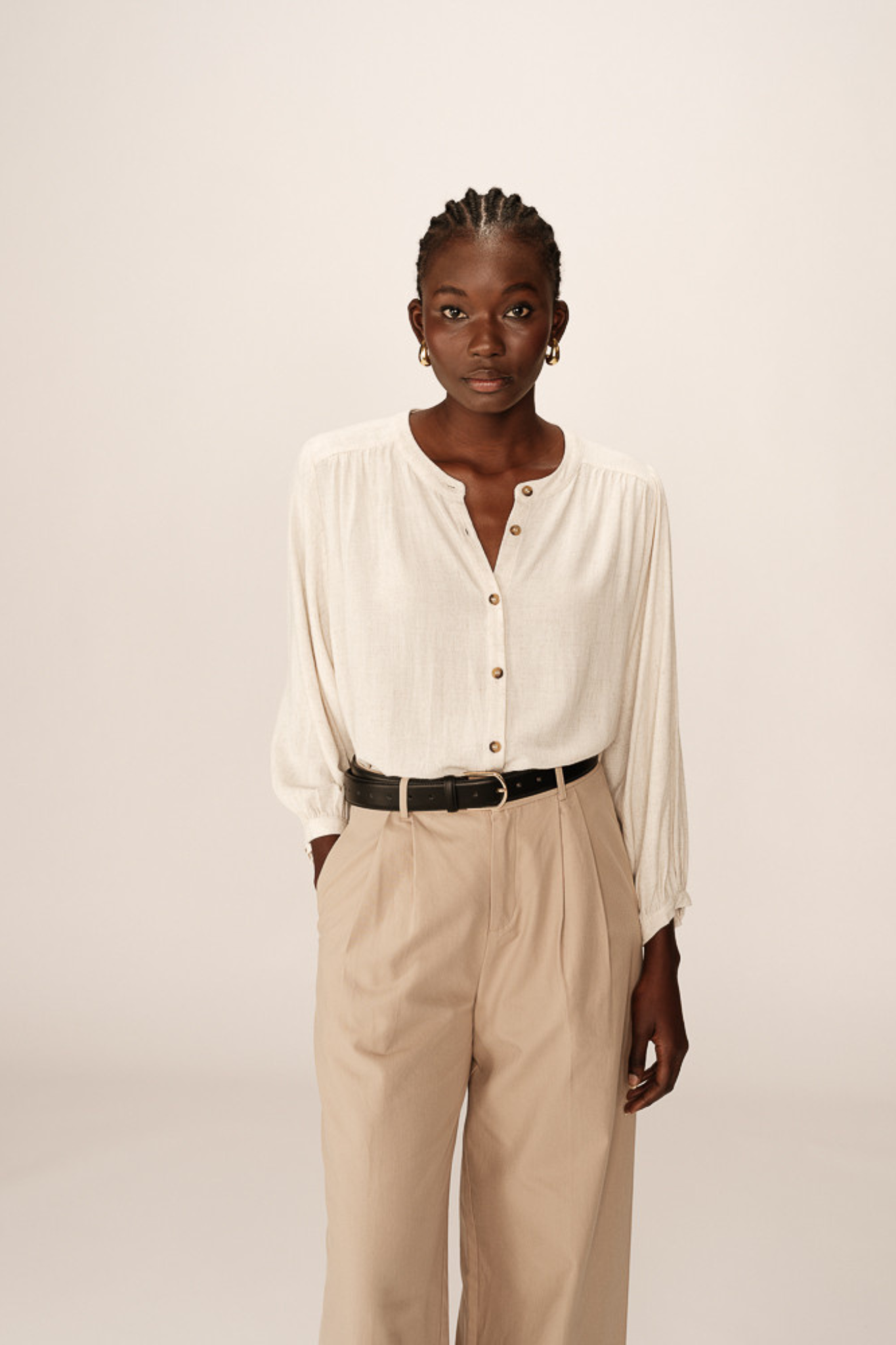 PORTRAIT BLOUSE - BEIGE