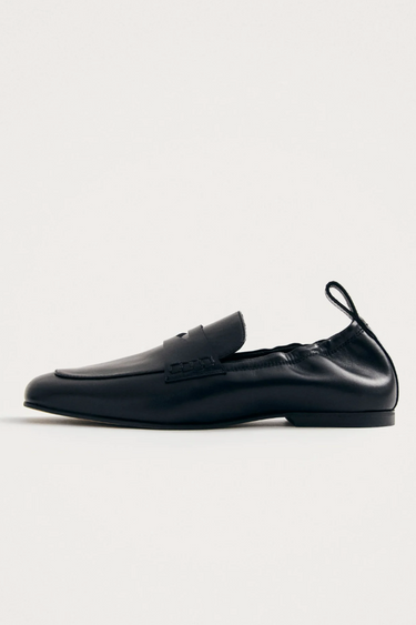 MILADA CLASSIC LEATHER LOAFERS - BLACK