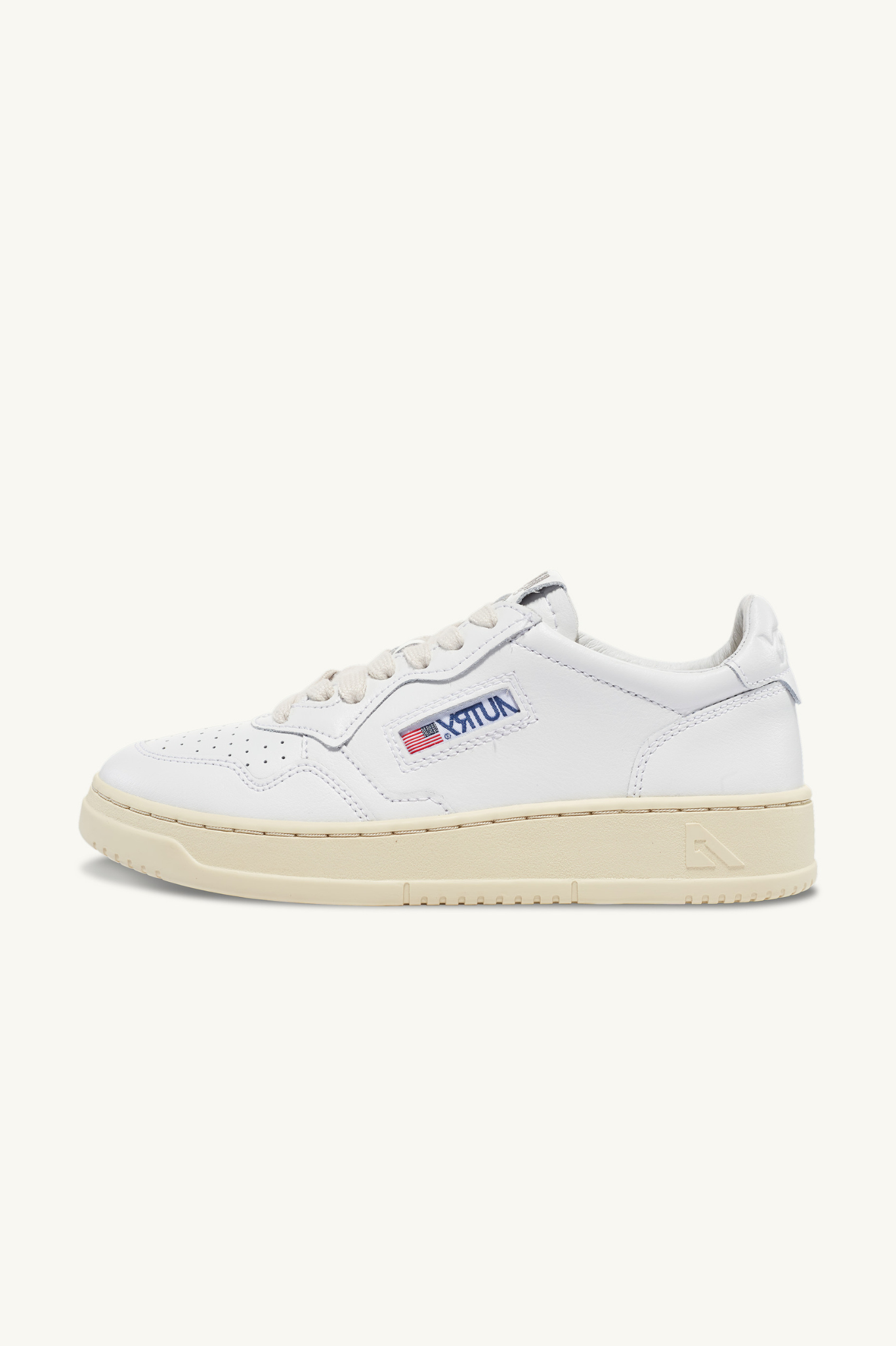 AULW-LL15 - MEDALIST LOW SNEAKERS IN LEATHER WHITE
