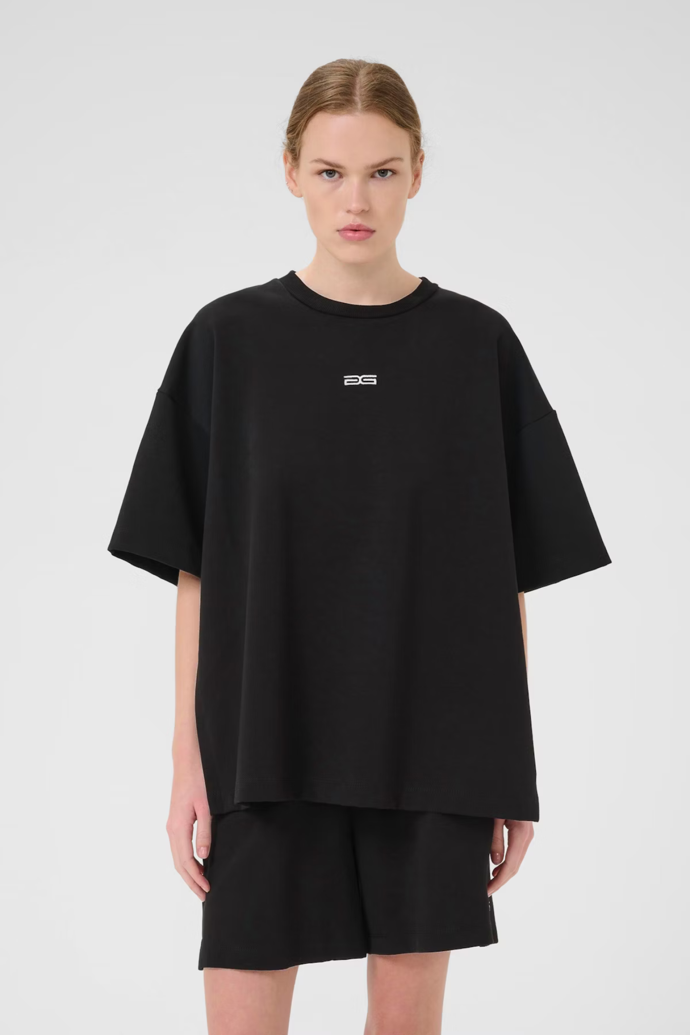 IMINA OZ TEE - BLACK