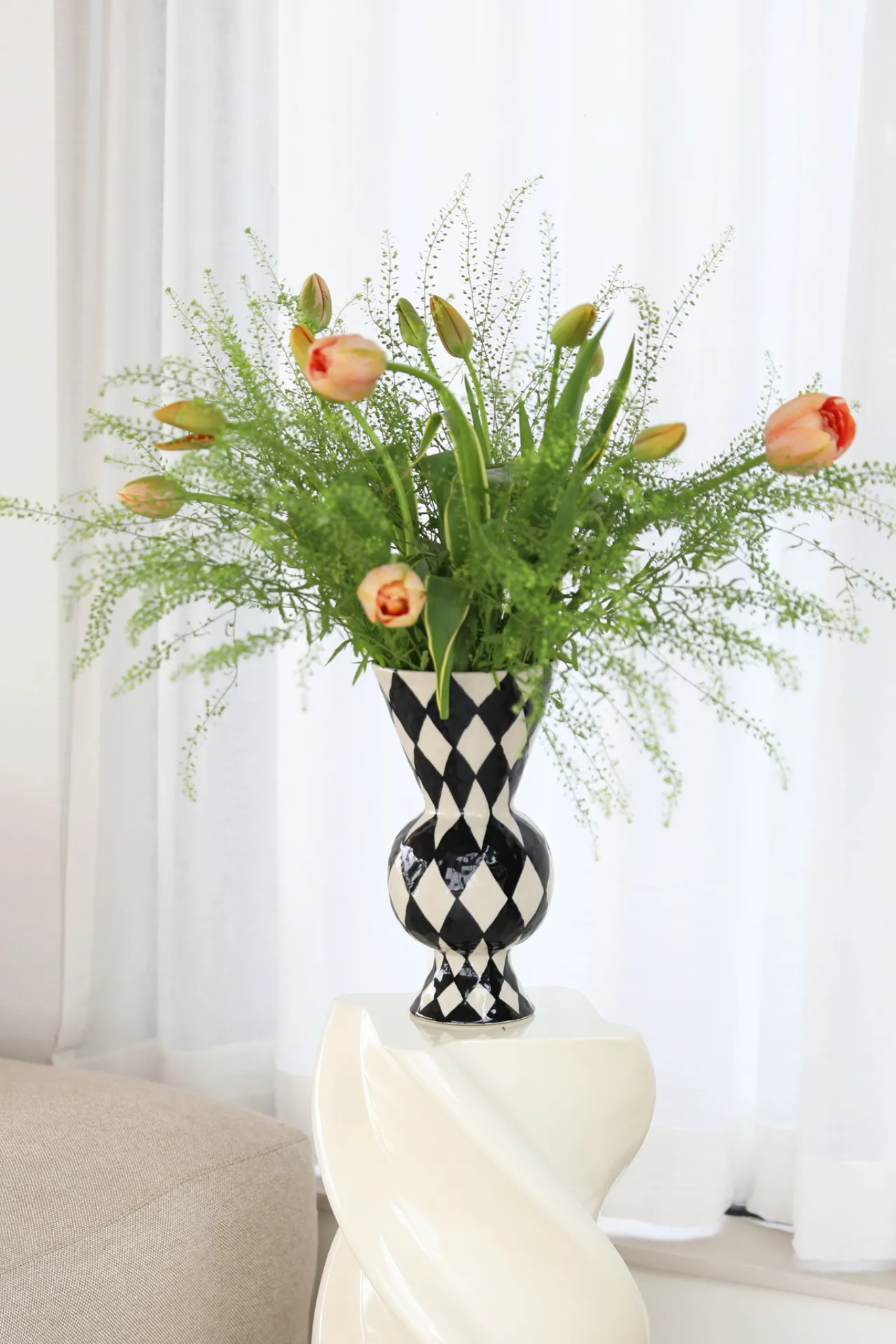 RHOMBIC VASE - BLACK