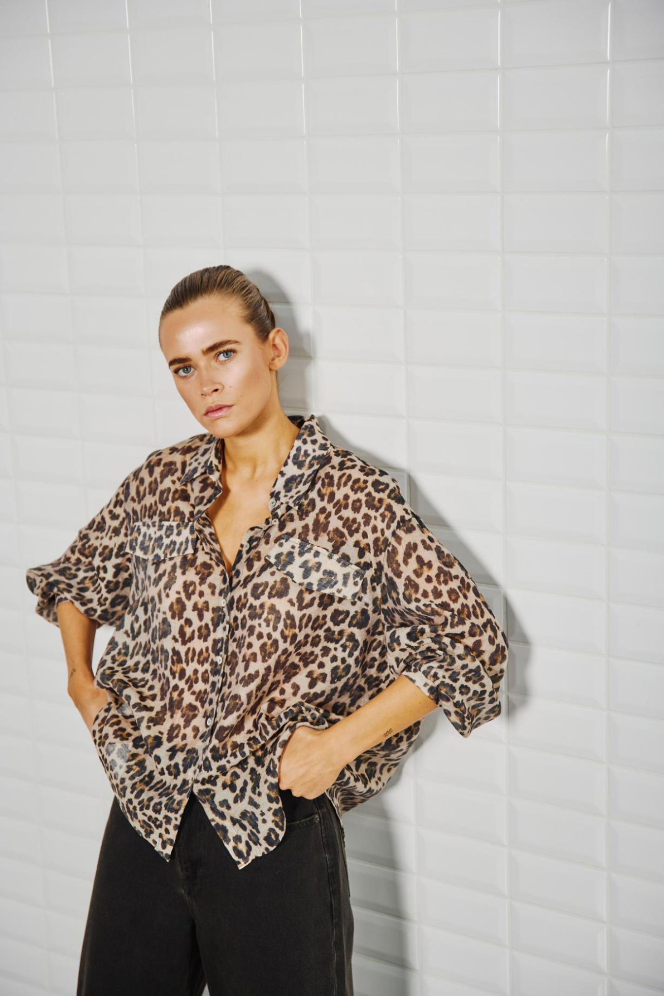 SANDRA LEO LS SHIRT - ALMOND/BLACK LEO