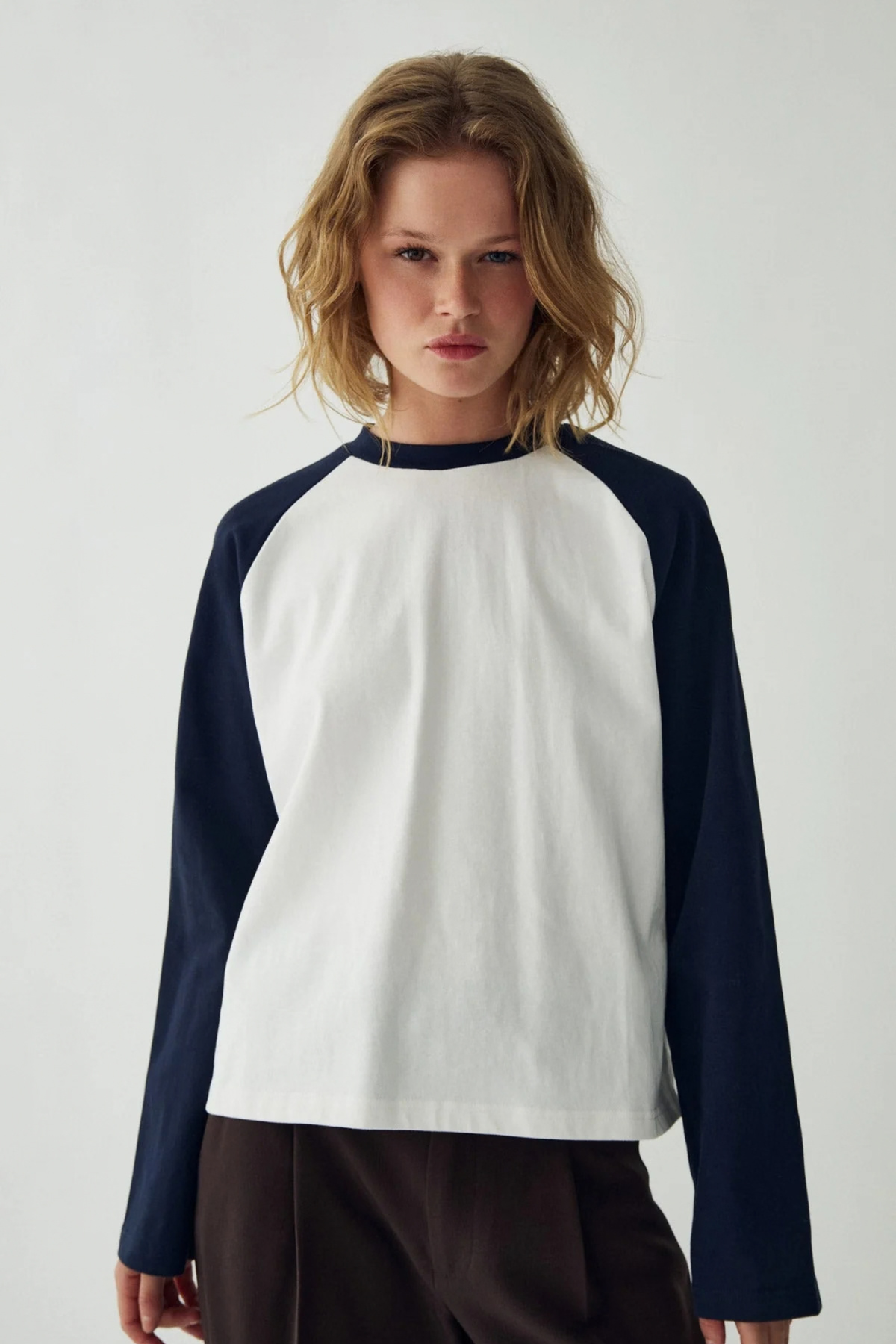 NIKKIE TOP - WHITE NAVY COMBO