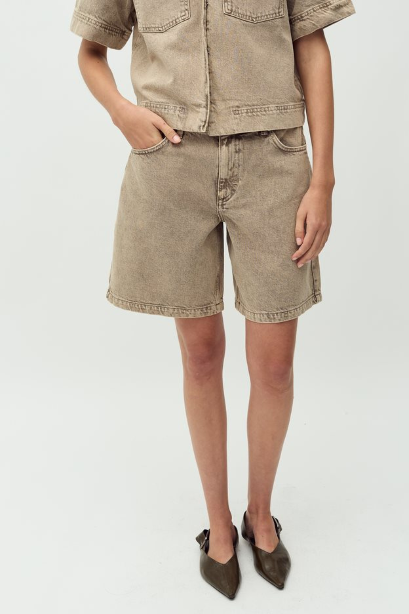 SANIRA MAYAFBS SHORT - BEIGE WASHED DENIM