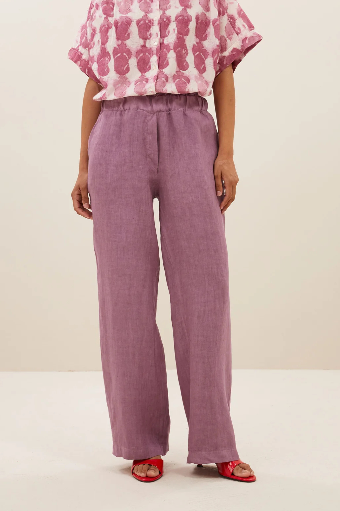 Model wearing the By-Bar robyn linen pants in lavender. Front view