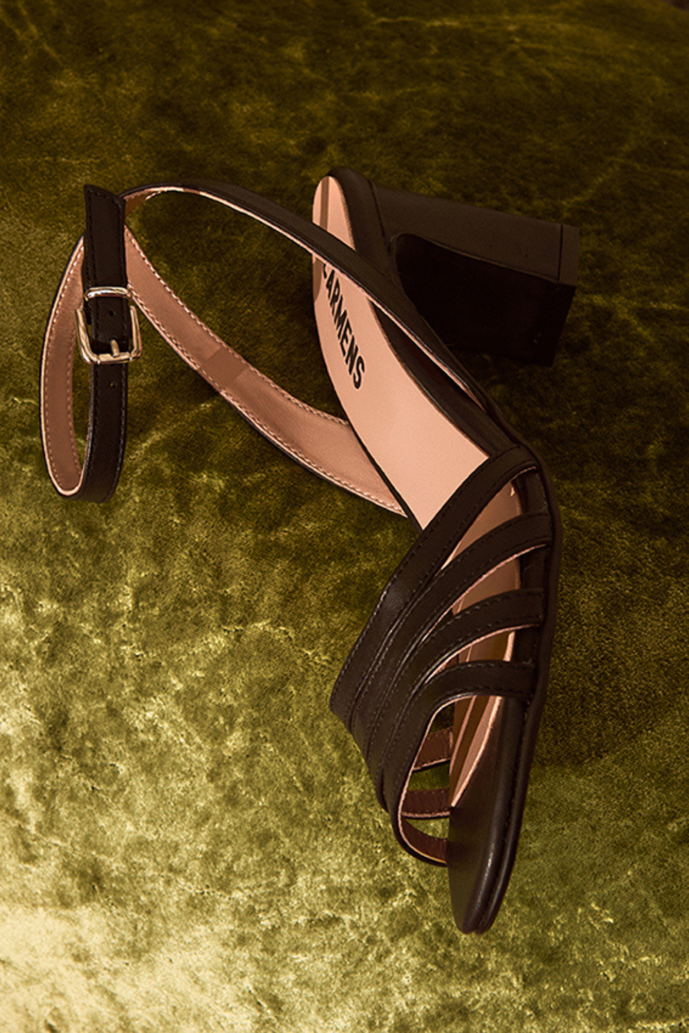 GLORY WAVE HEELS - BLACK