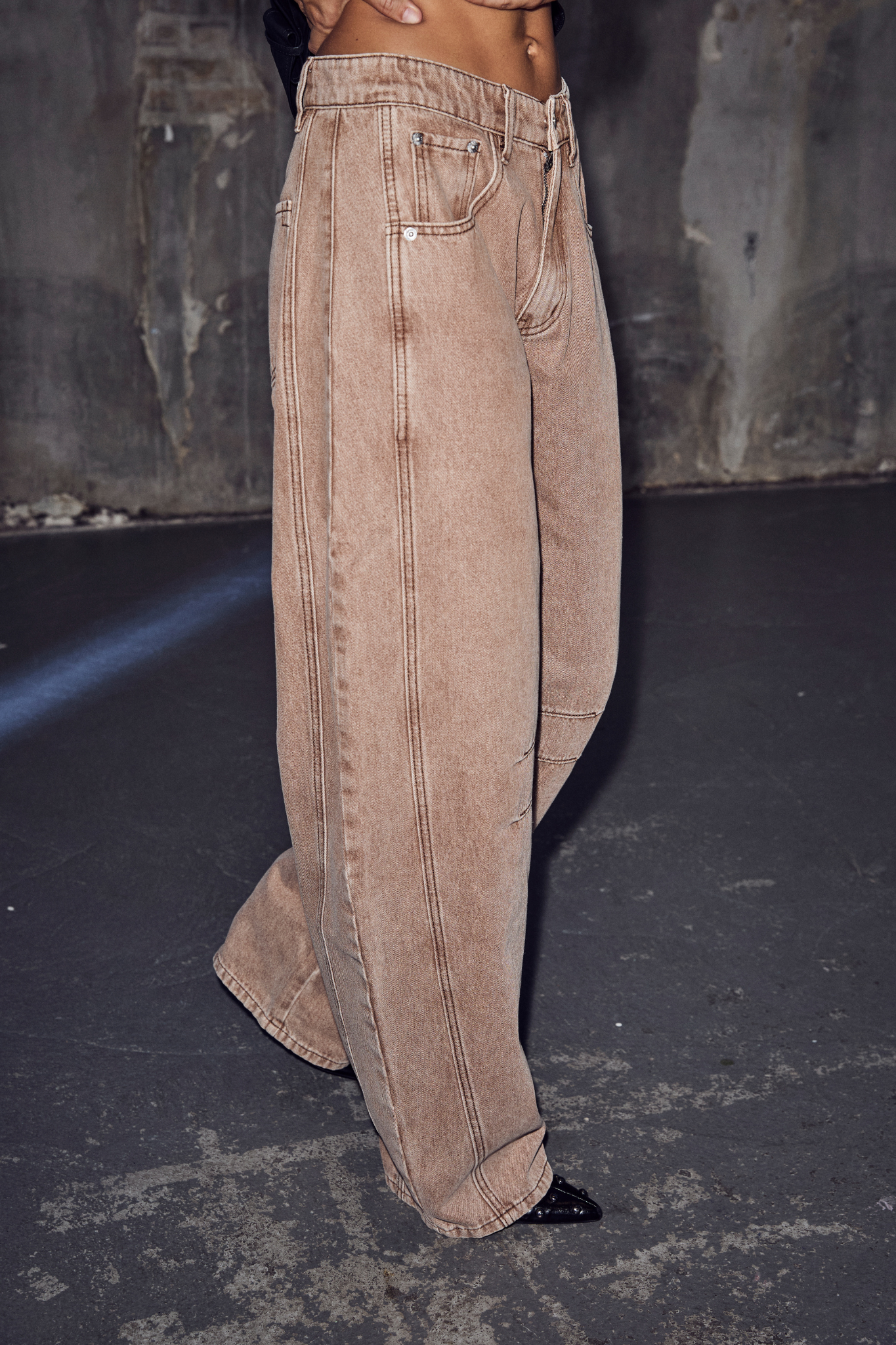 DREW BARREL PANEL JEANS - CAMEL