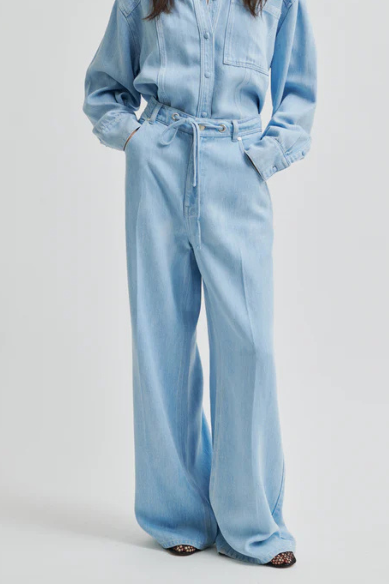 IRVIN DENIM JEANS - LIGHT BLUE DENIM