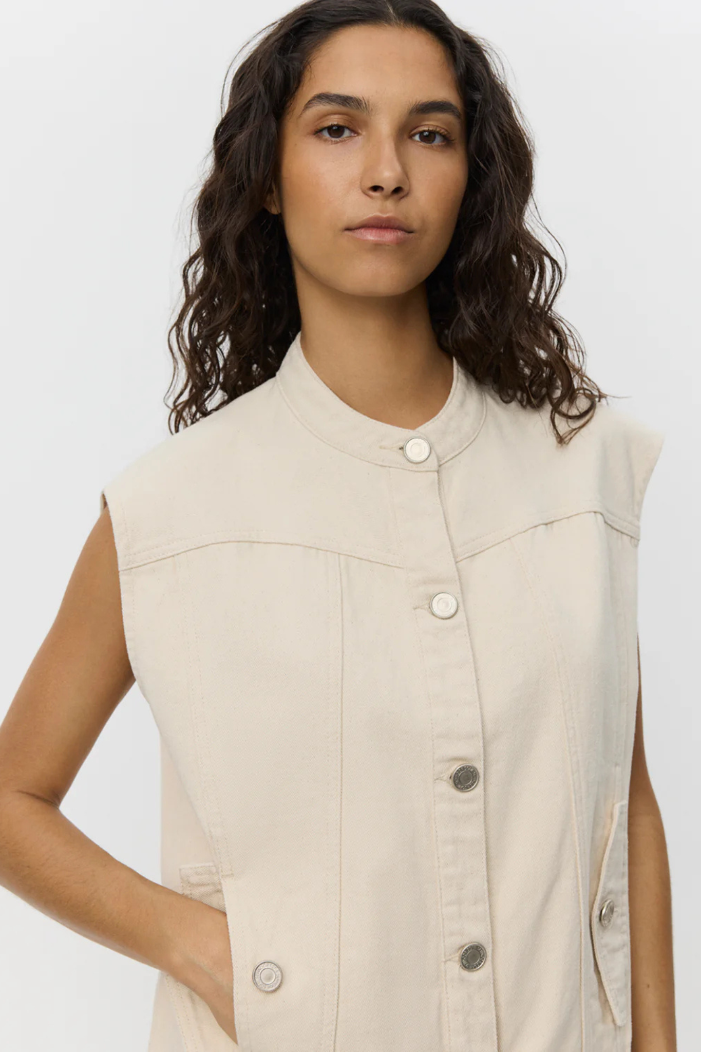 DANA VEST - OFF WHITE