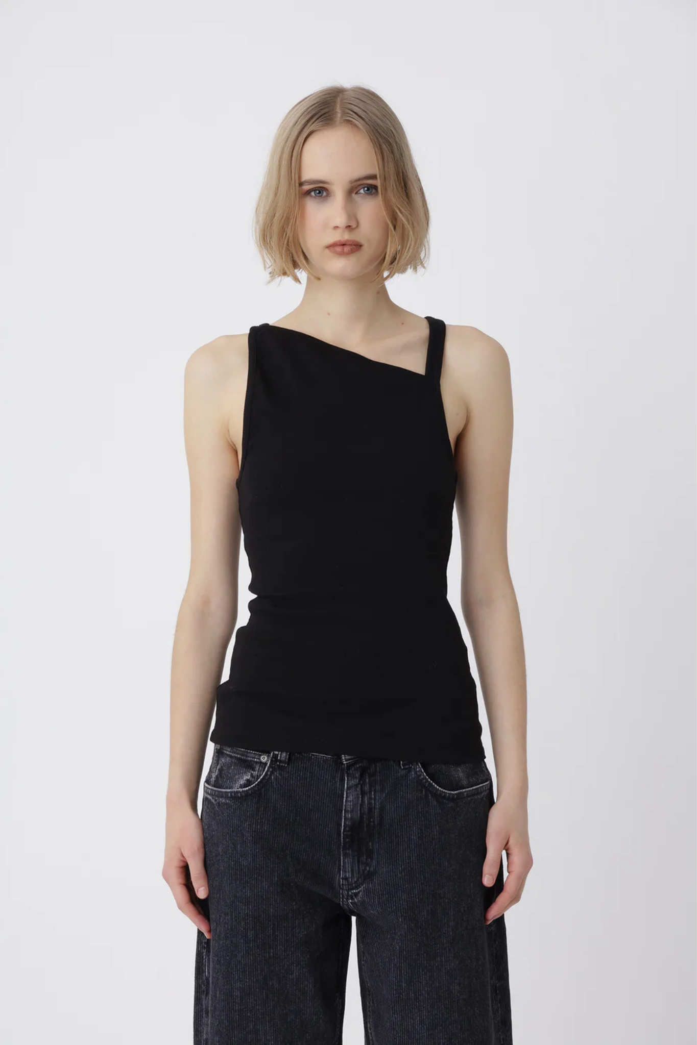 AMI TOP - BLACK