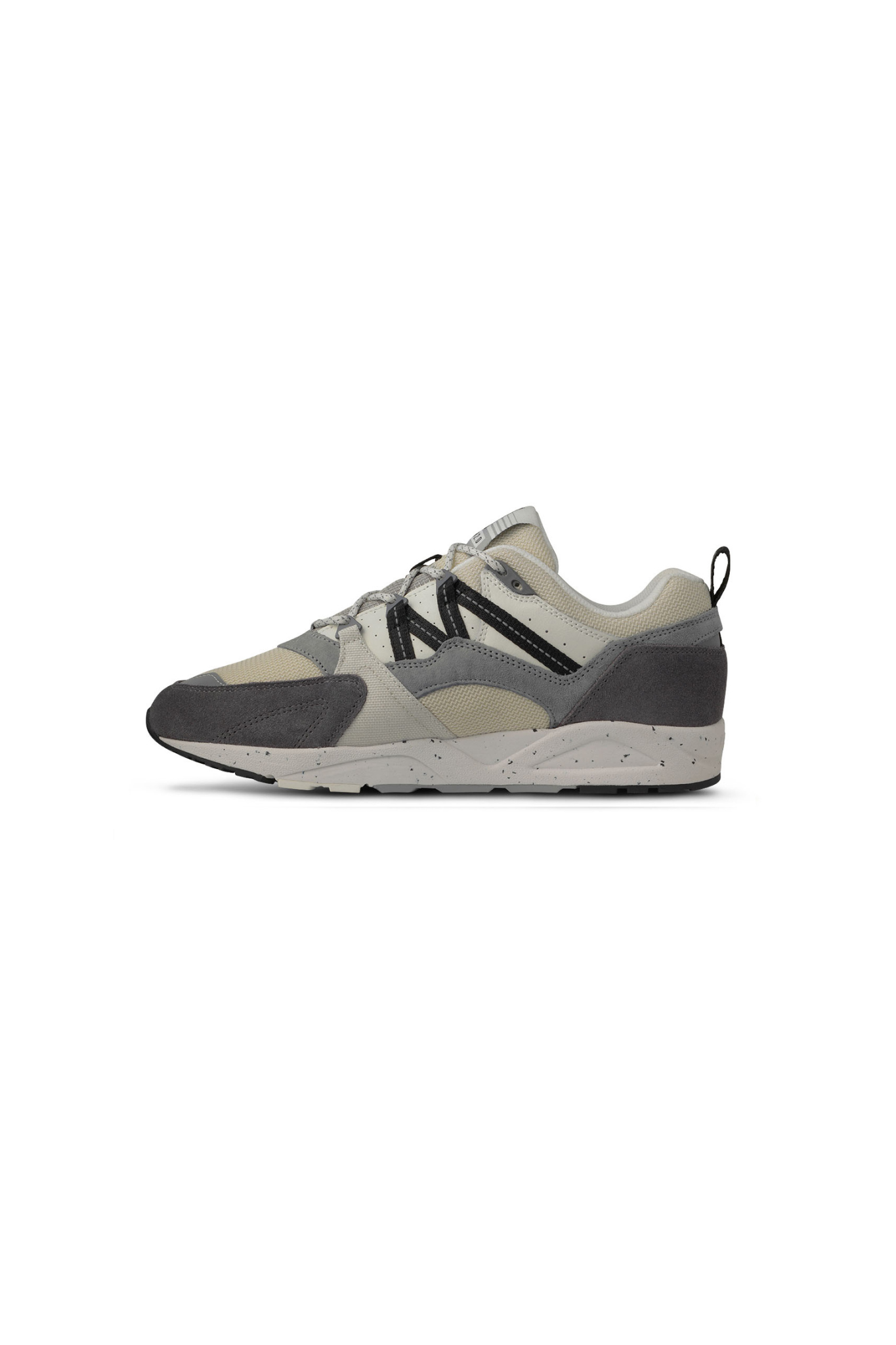 Karhu fusion 2.0 men sneakers in limestone, grey and black. Side view