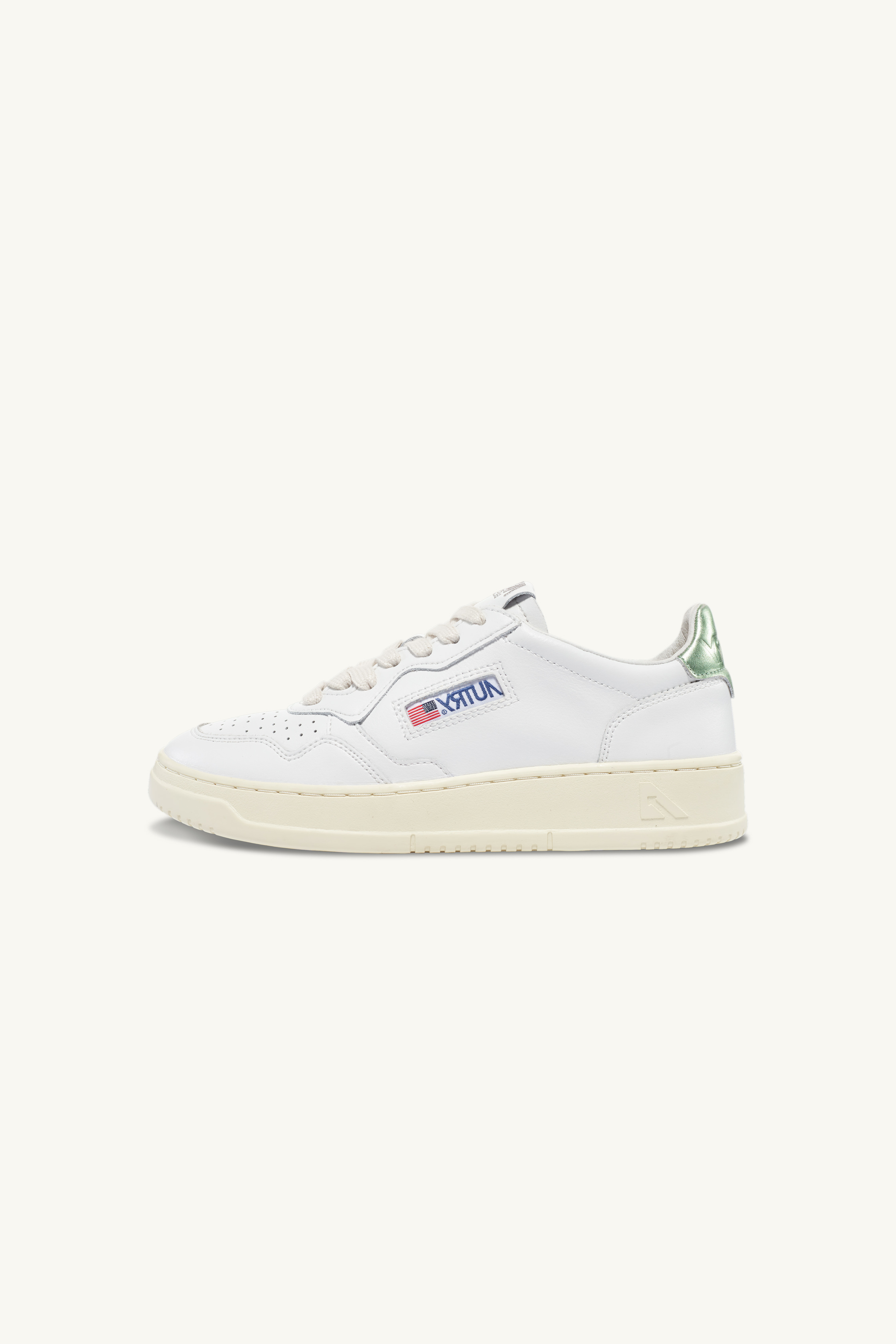 AULW-LL62 - MEDALIST LOW SNEAKERS IN LEATHER WHITE AND PASTEL GREEN