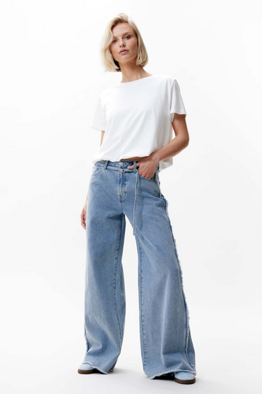 RELAXED FIT ELASTIC HEM T-SHIRT - OFF WHITE