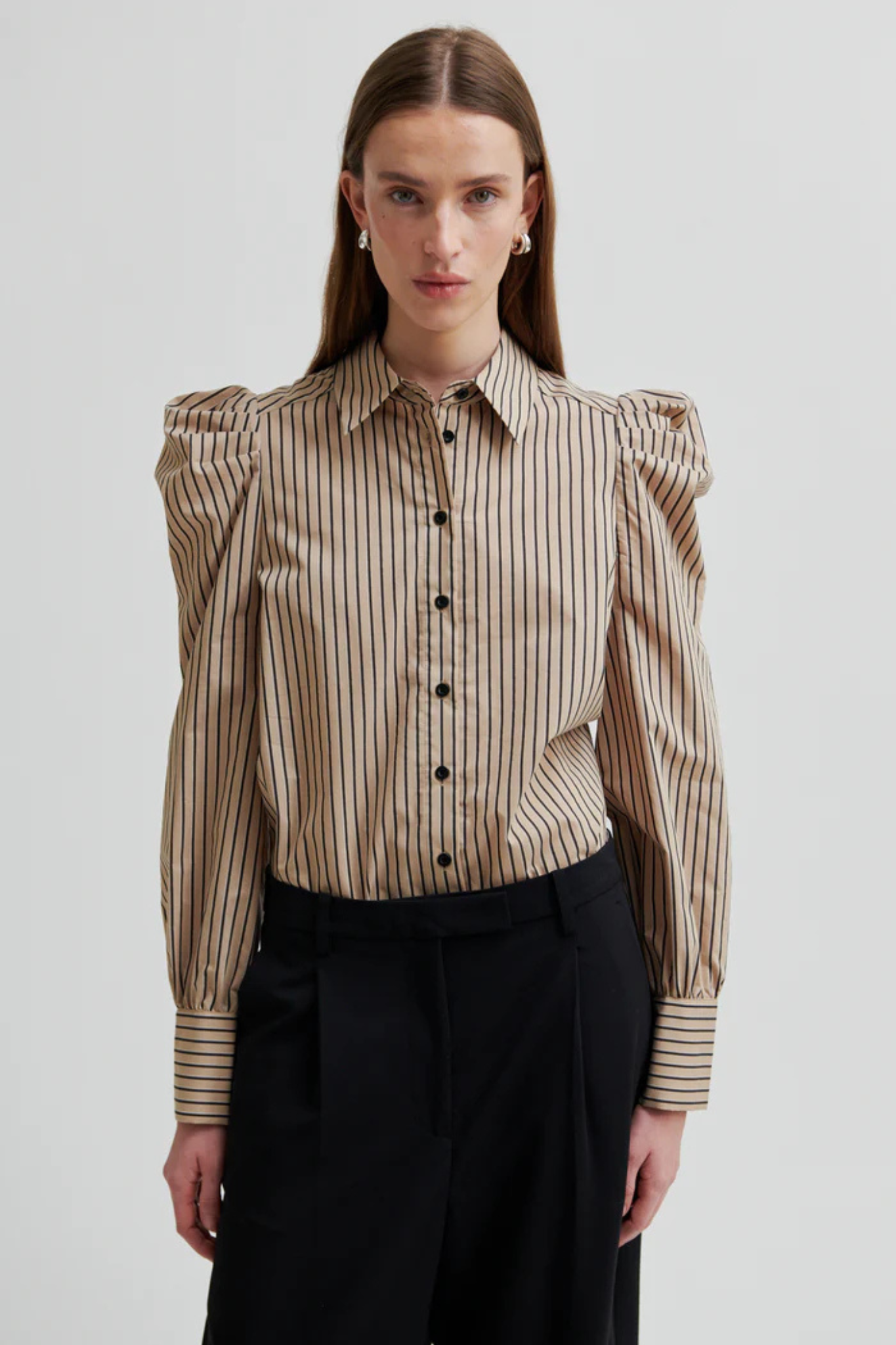 SERINA SLIM SHIRT - CAMEL