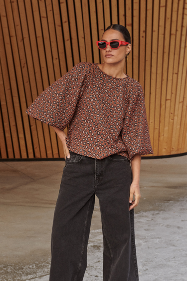 ZASU JACQUARD BLOUSE - BROWN PANTER PRINT