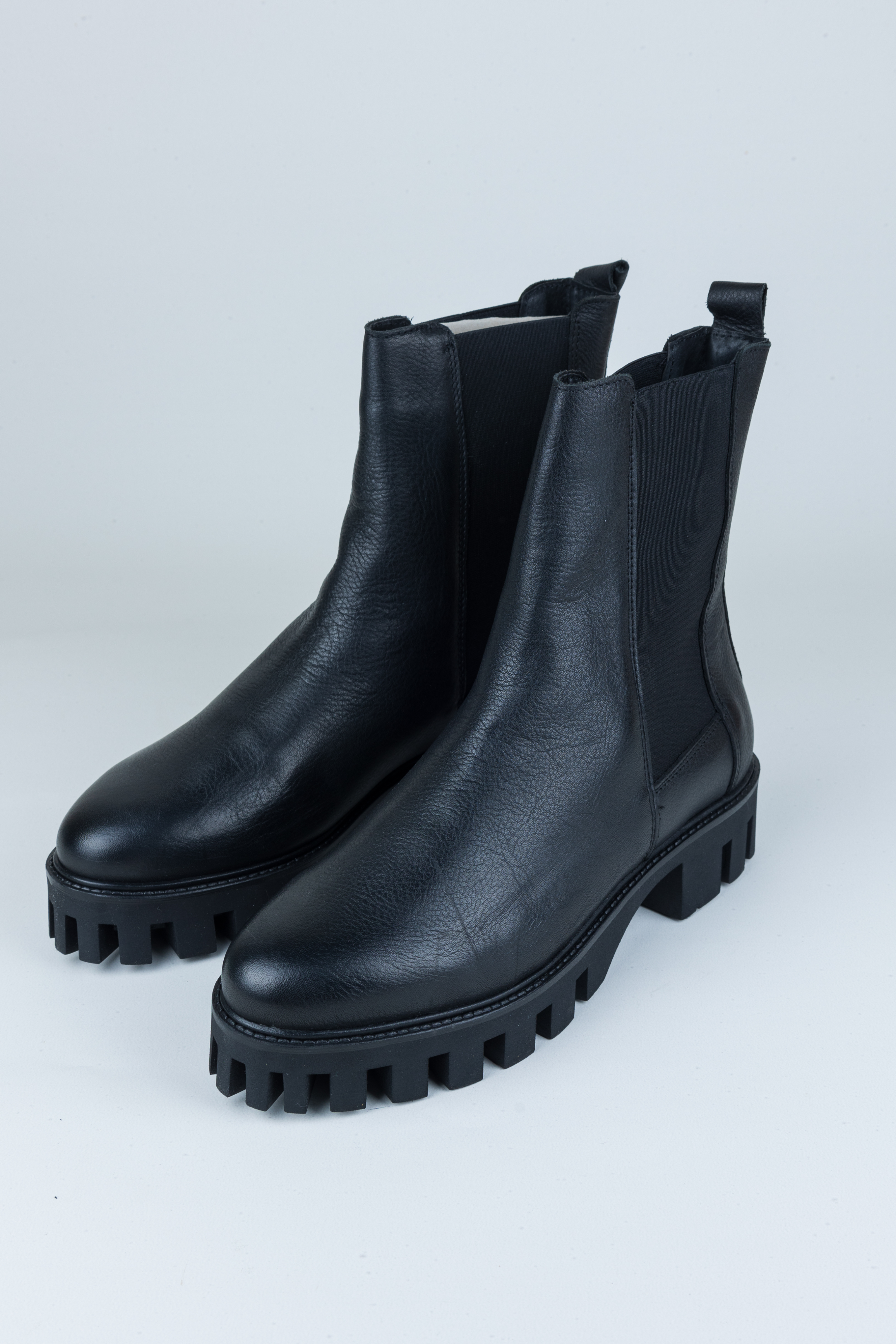 OU - BEE CARTEL 6-A BOOT - BLACK LEATHER